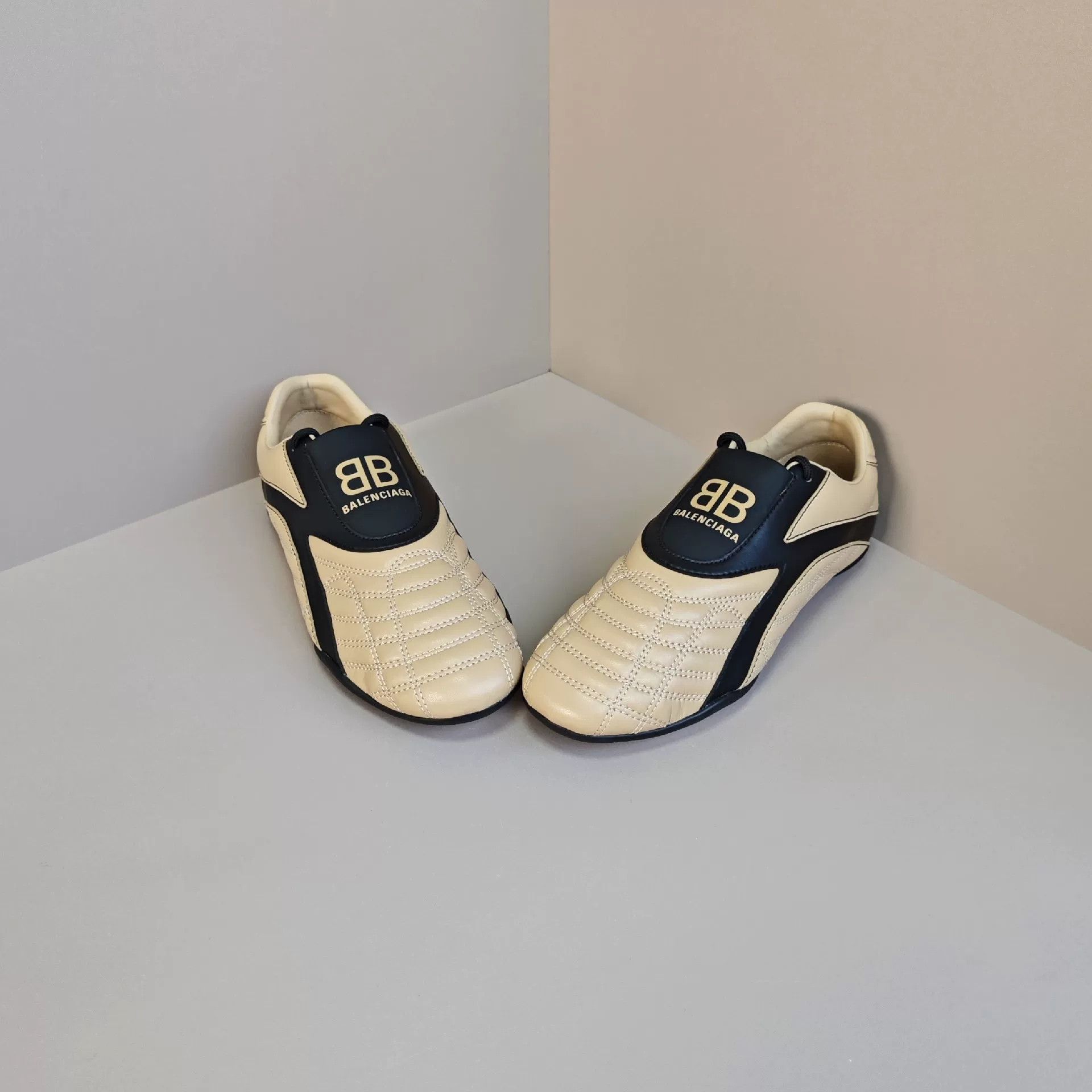 Balenciaga Balenciaga Lowtop Sneakers us_6 Women Size US 6 / IT 36 - 2 Thumbnail