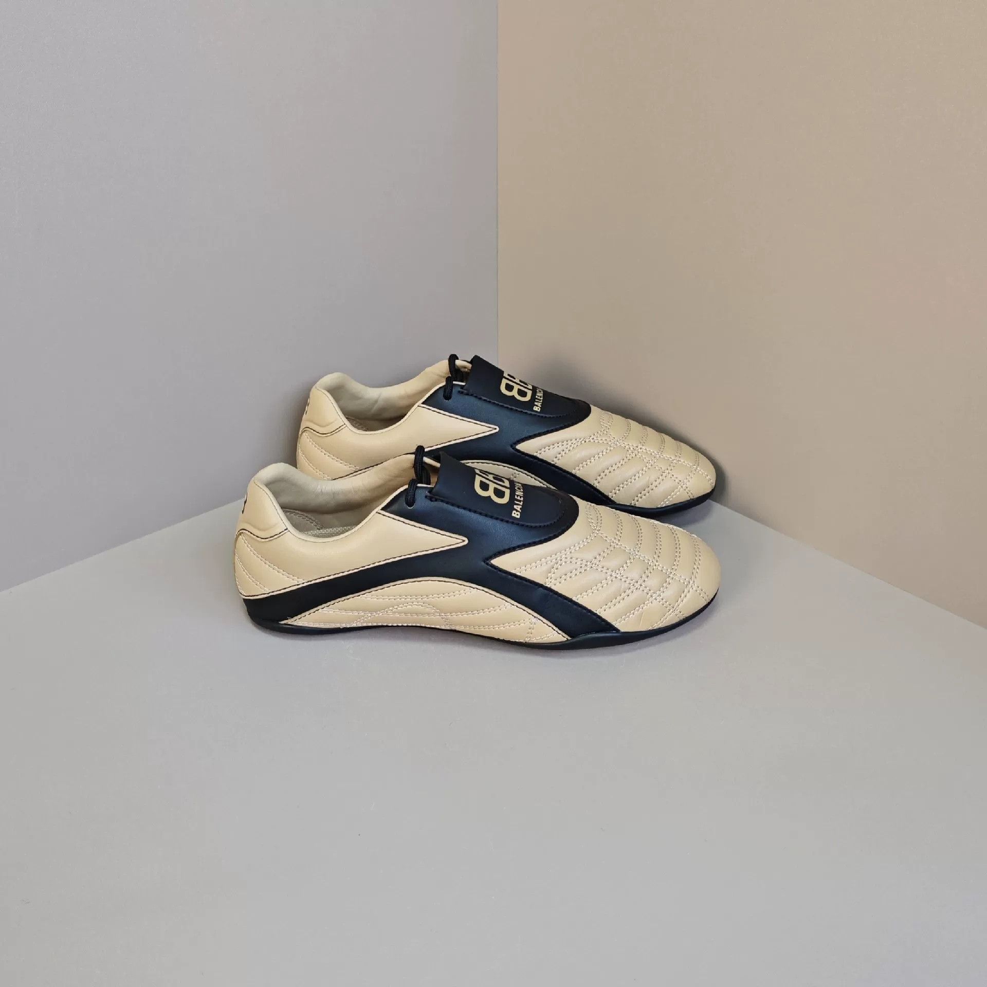 Balenciaga Balenciaga Lowtop Sneakers us_6 Women Size US 6 / IT 36 - 4 Thumbnail