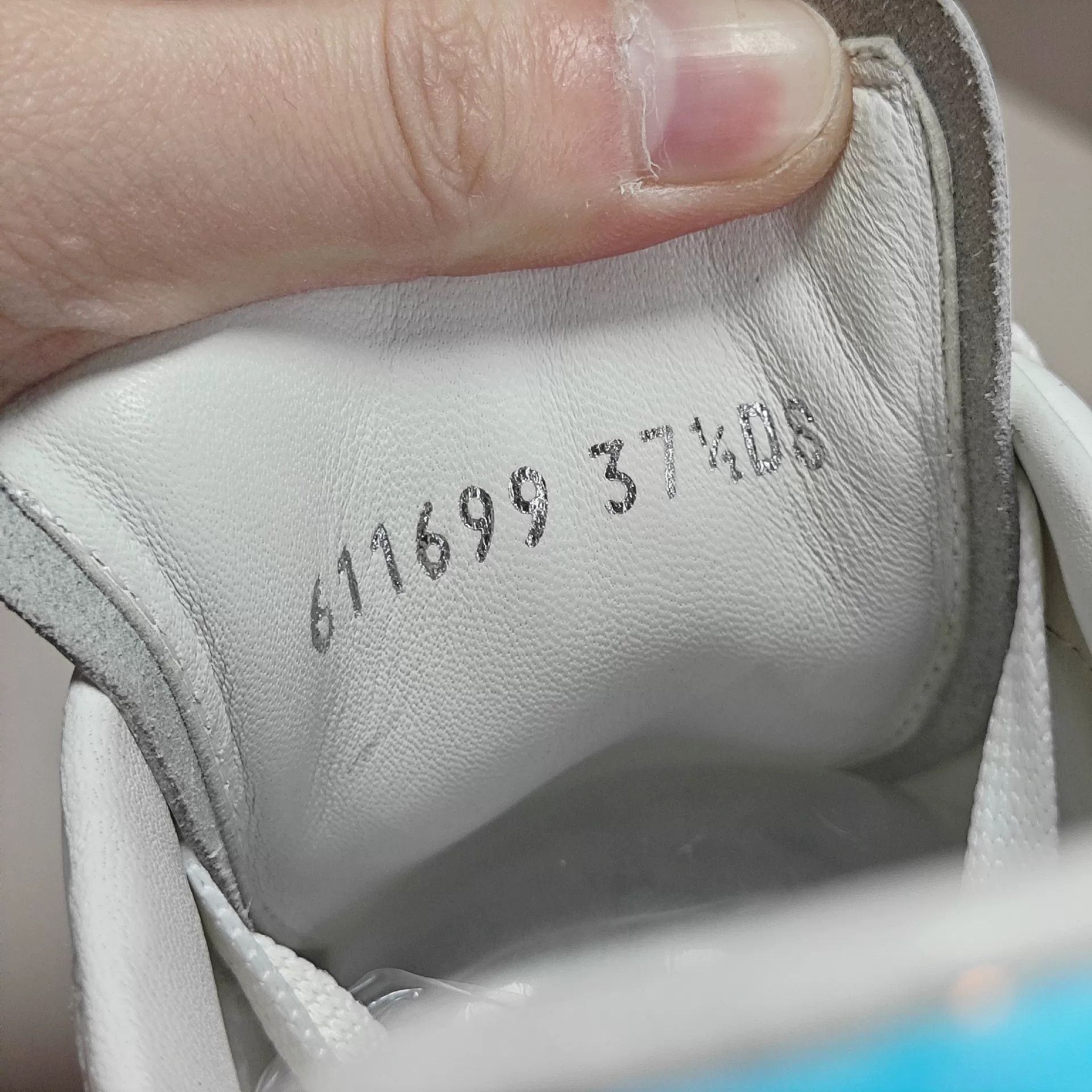 Alexander McQueen Alexander McQueen White Lowtop Sneakers us_7 Women Size US 7 / IT 37 - 6 Thumbnail
