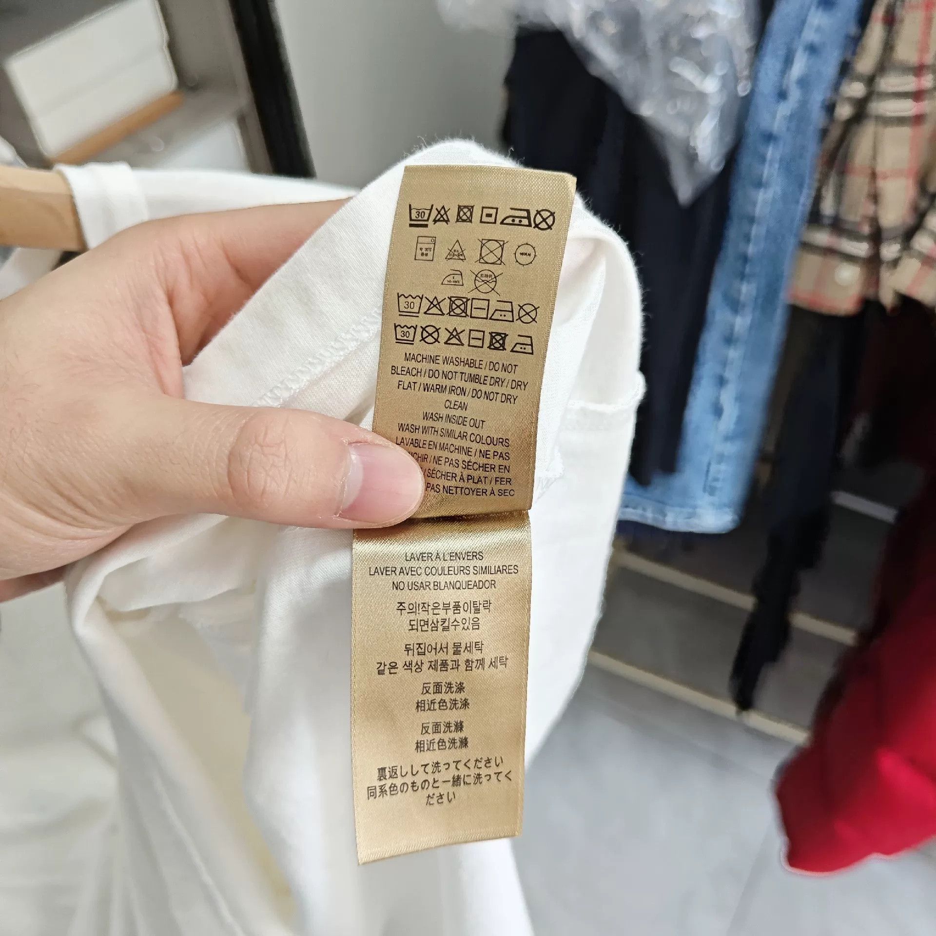 Burberry Burberry T-Shirt M Women Size M / US 6-8 / IT 42-44 - 5 Thumbnail