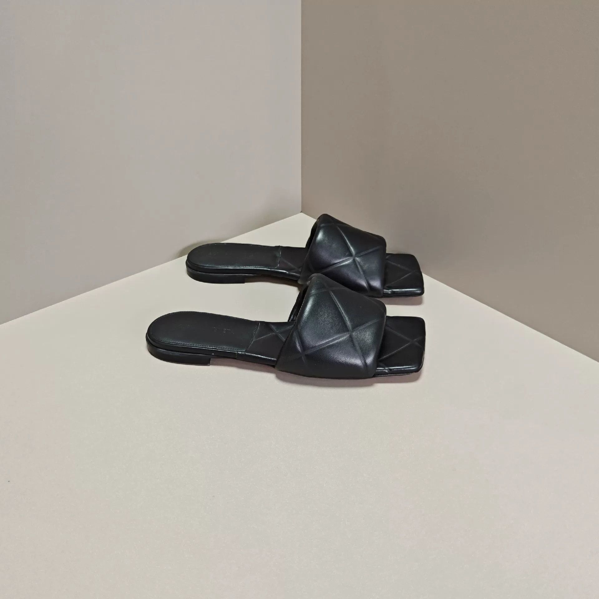 Bottega Veneta Bottega Veneta Sandals us_7 Women Size US 7 / IT 37 - 4 Thumbnail