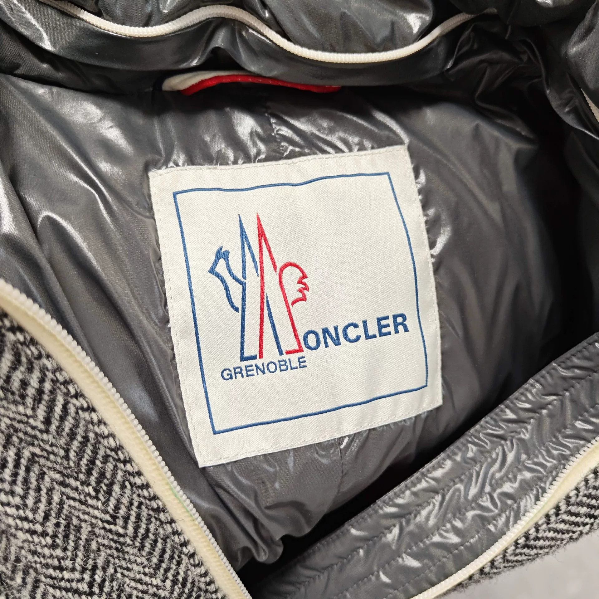Moncler Moncler Down Down Jacket us_2 Women Size XS / US 0-2 / IT 36-38 - 4 Thumbnail