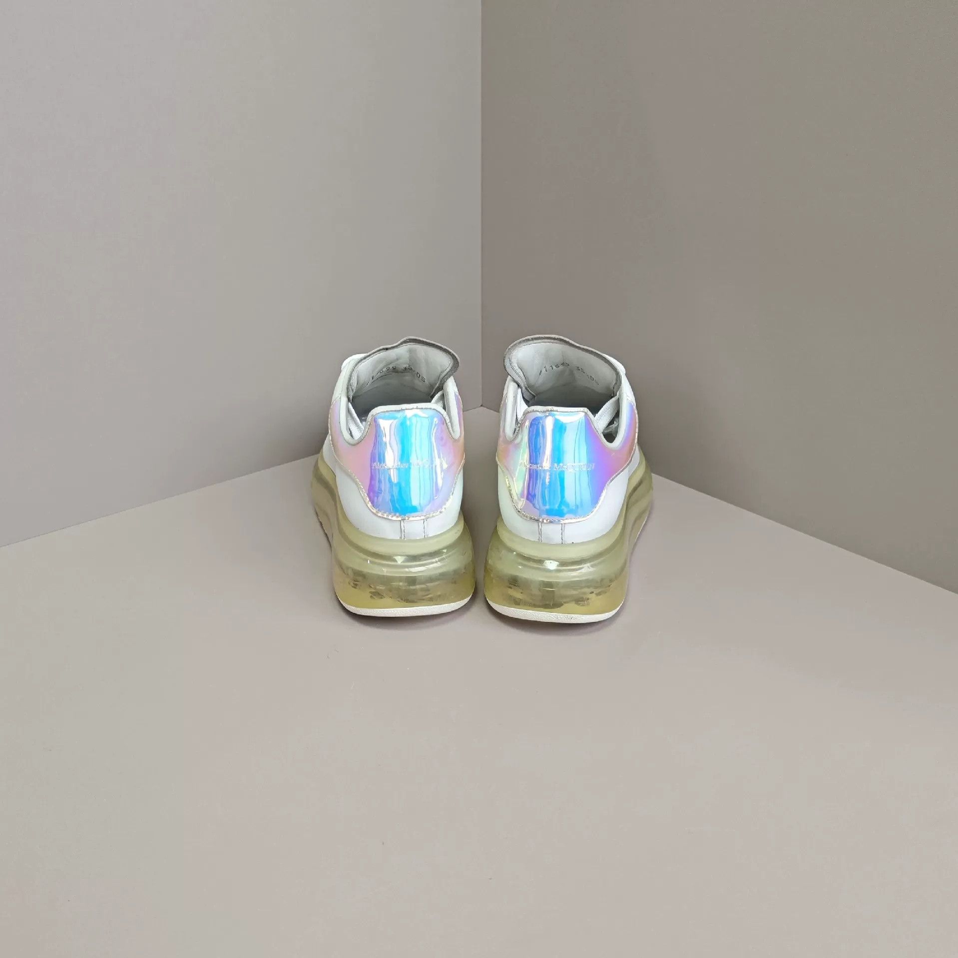 Alexander McQueen Alexander McQueen White Lowtop Sneakers us_5 Women Size US 5 / IT 35 - 3 Thumbnail