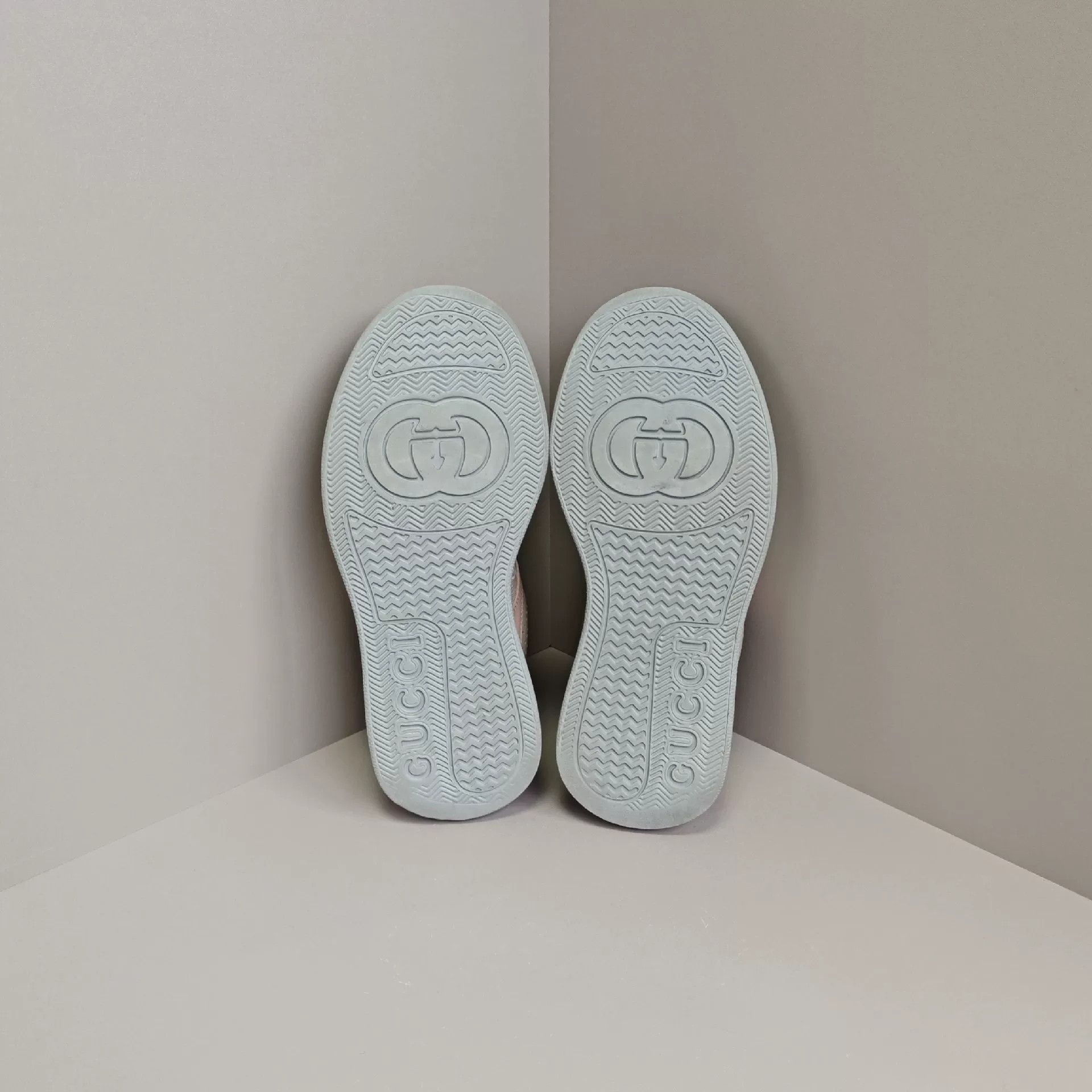 Gucci Gucci Lowtop Sneakers us_6 Women Size US 6 / IT 36 - 5 Thumbnail
