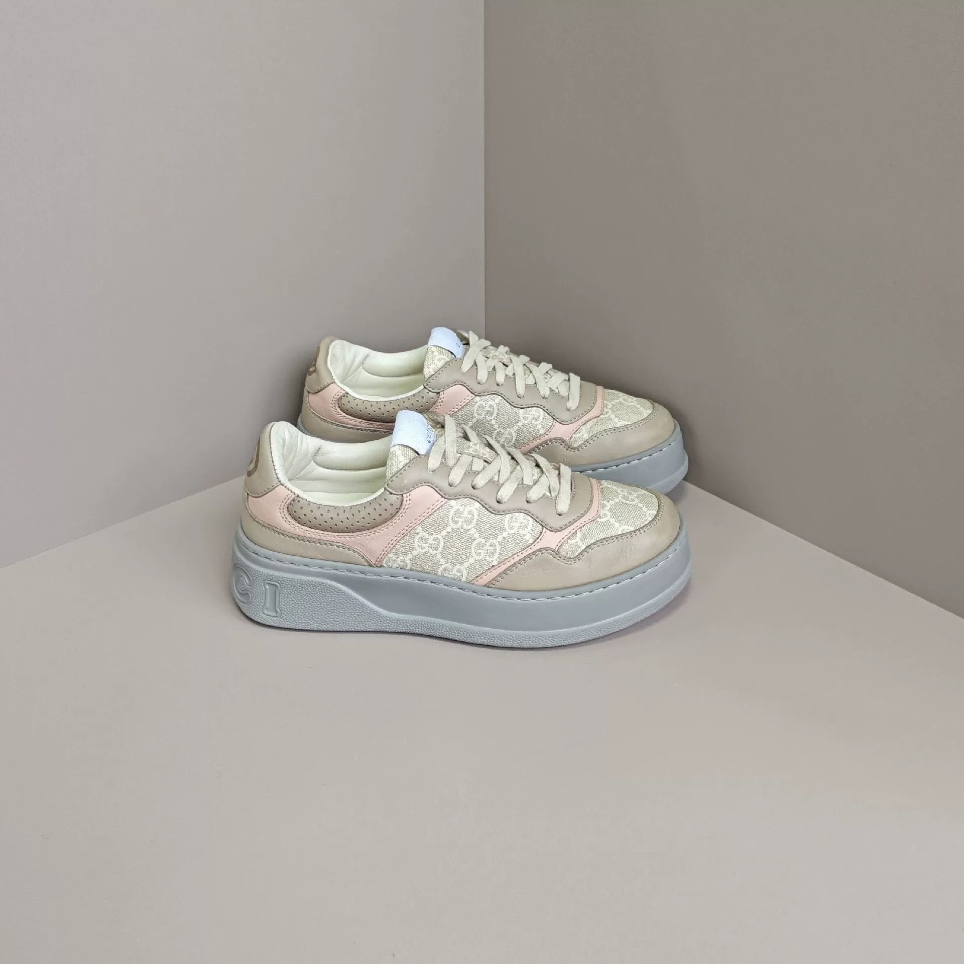 Gucci Gucci Lowtop Sneakers us_6 Women Size US 6 / IT 36 - 4 Thumbnail