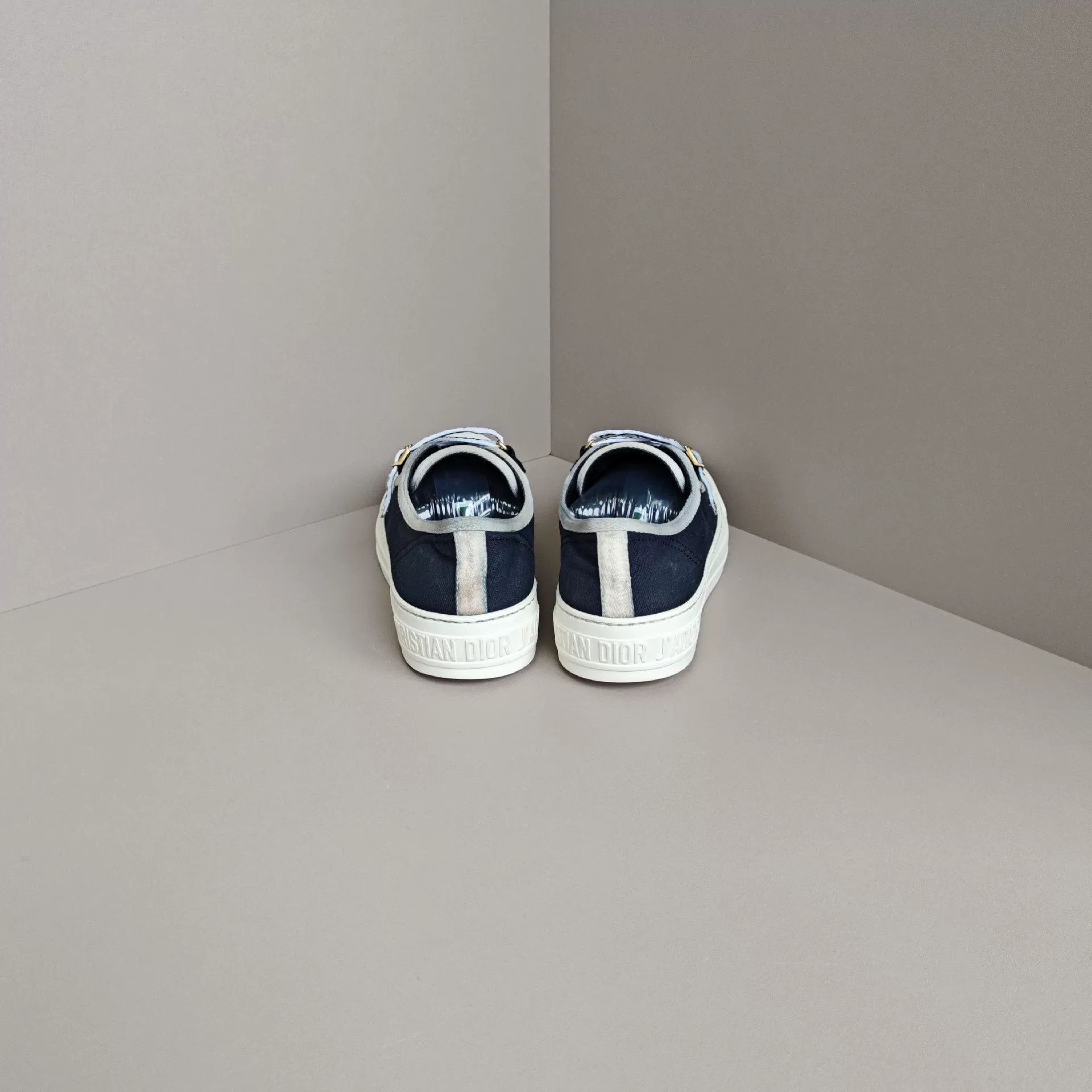 Dior Dior Canvas Lowtop Sneakers us_5 Women Size US 5 / IT 35 - 3 Thumbnail