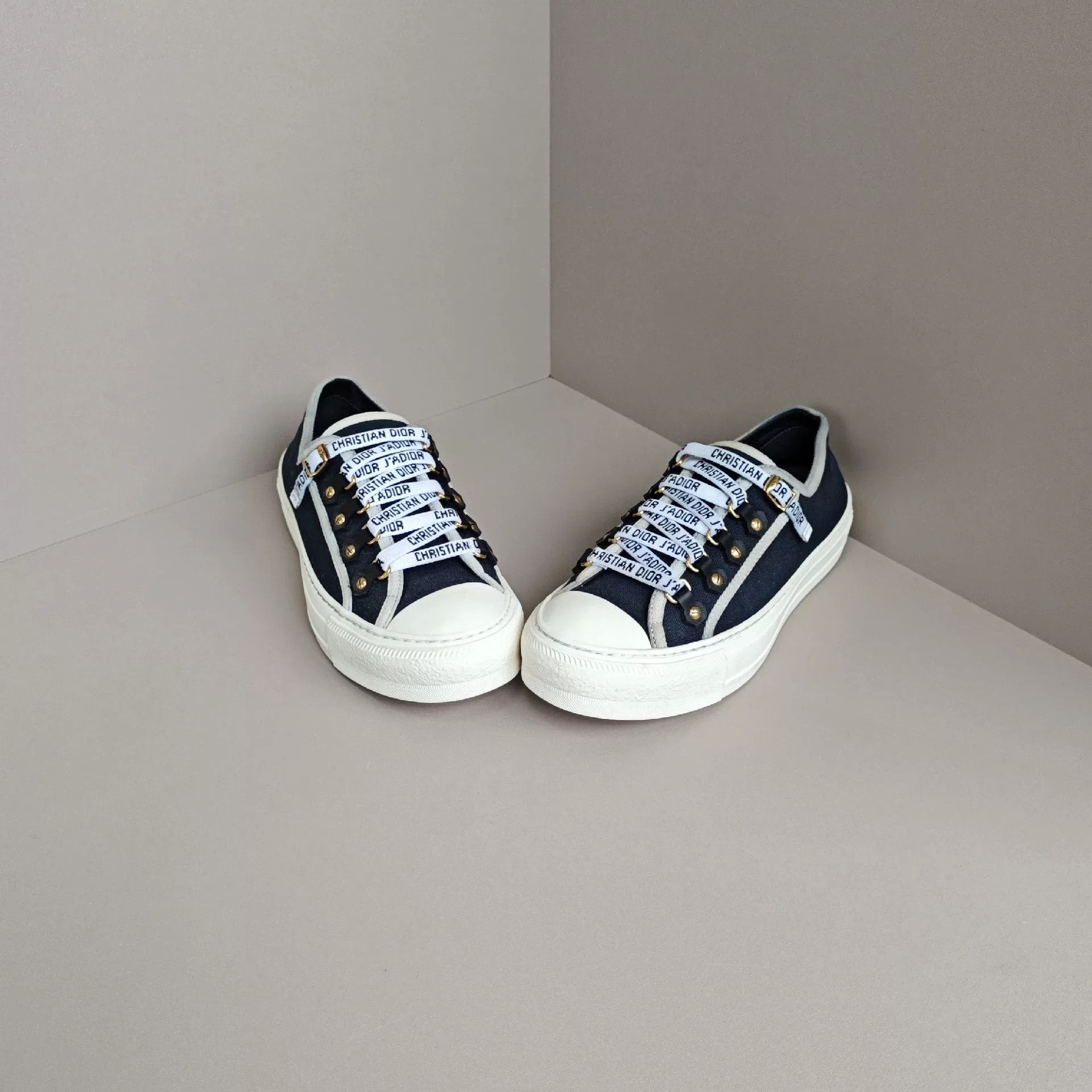 Dior Dior Canvas Lowtop Sneakers us_5 Women Size US 5 / IT 35 - 2 Thumbnail