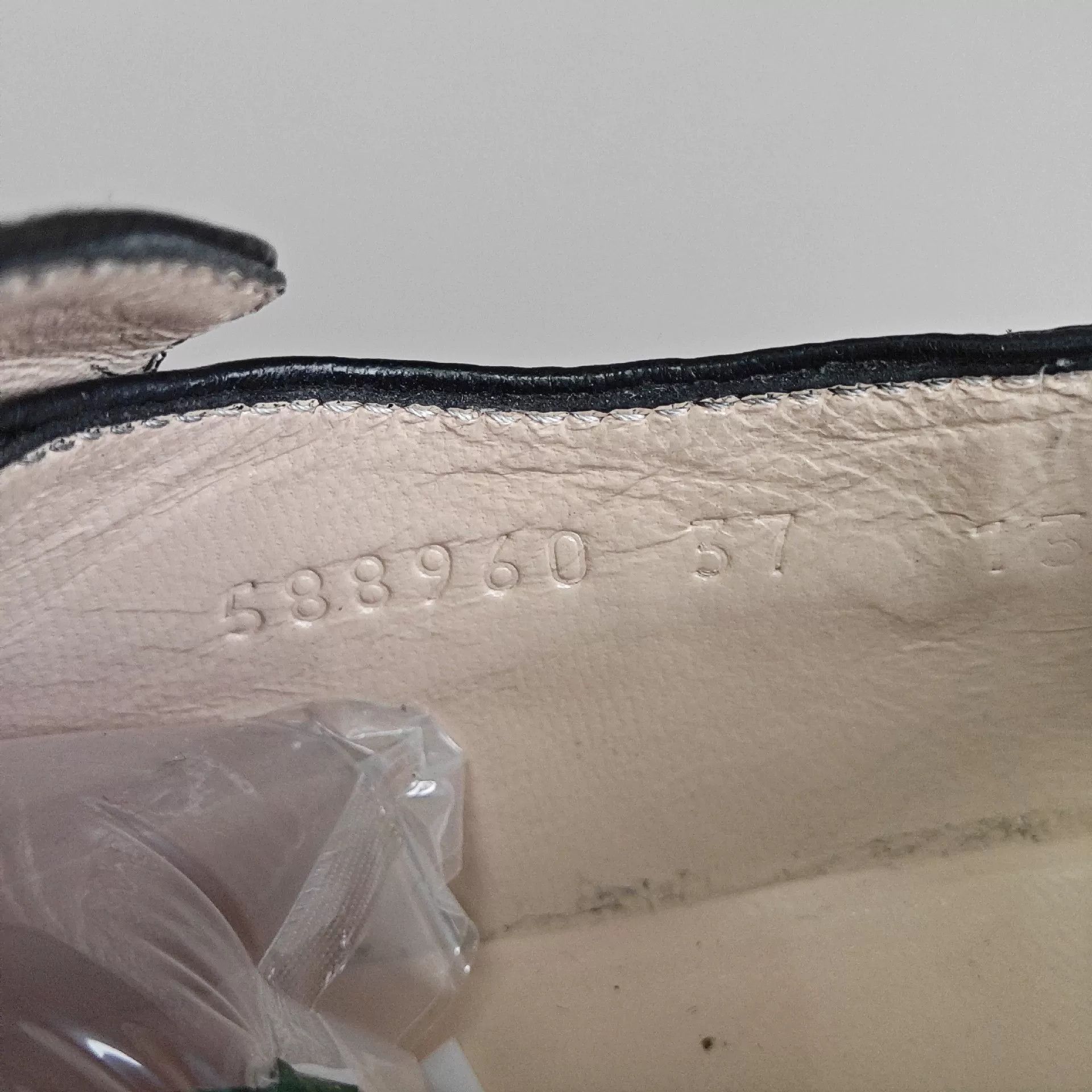 Gucci Gucci Lowtop Sneakers us_7 Women Size US 7 / IT 37 - 6 Thumbnail