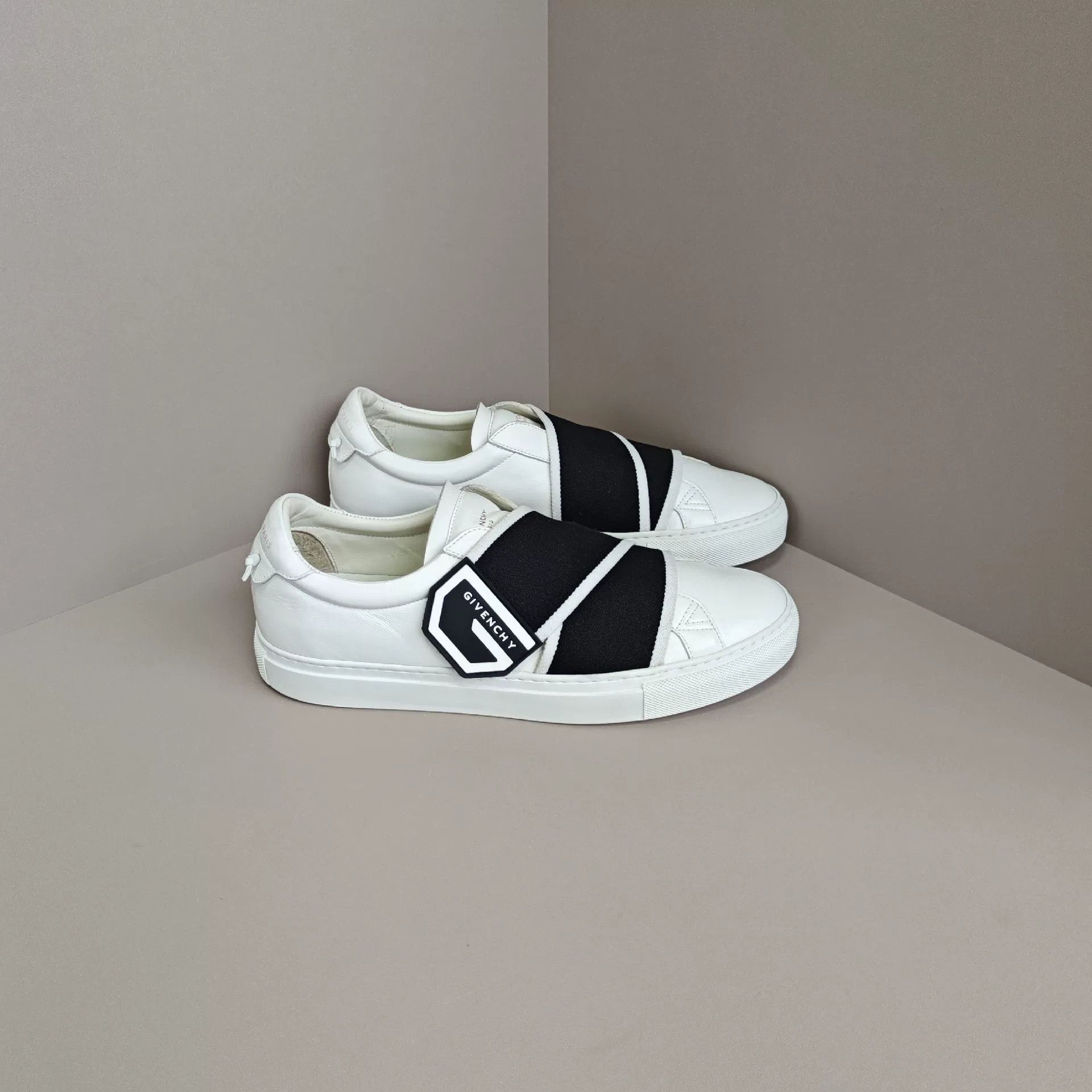 Givenchy Givenchy Lowtop Sneakers 9 Men Size US 9 / EU 42 - 4 Thumbnail