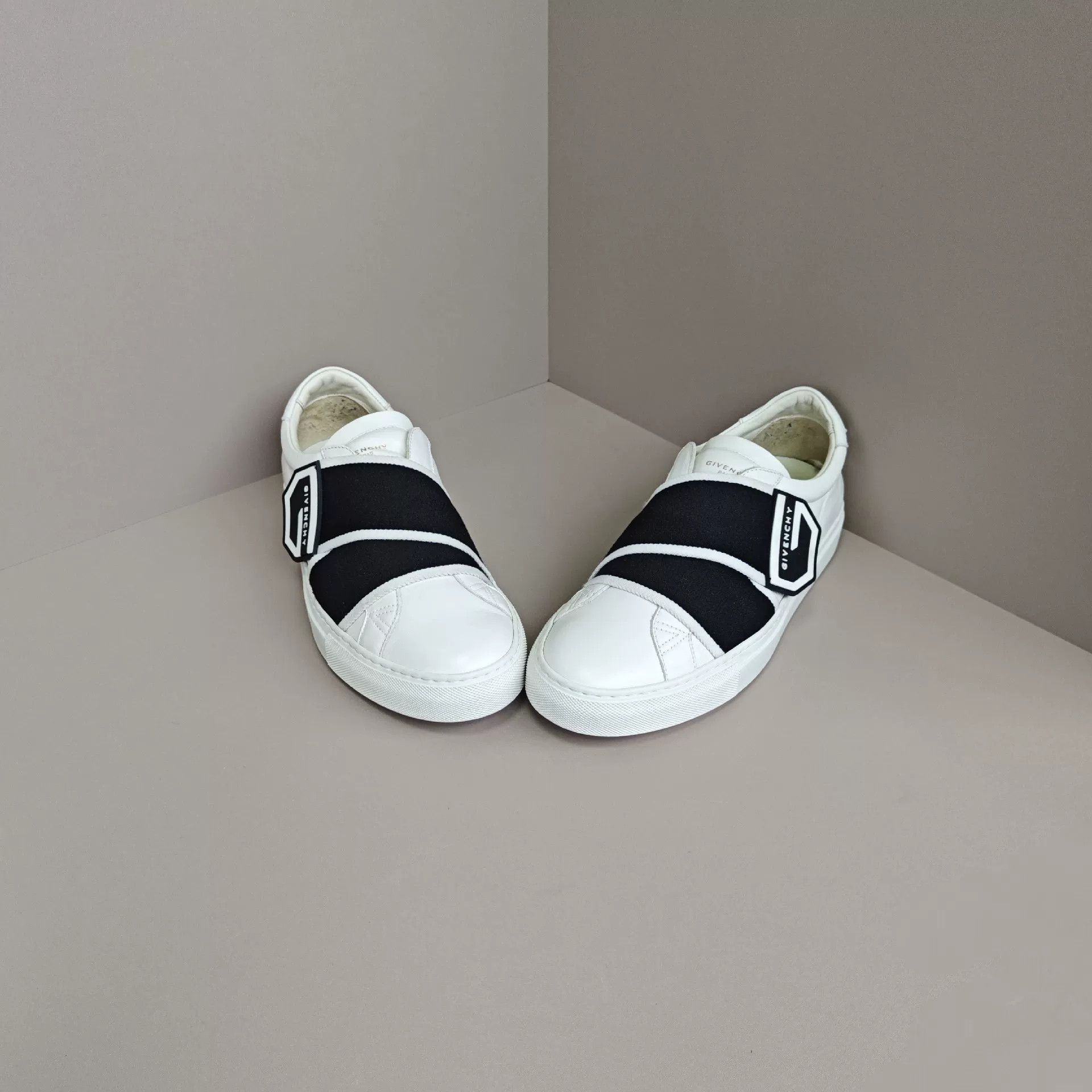 Givenchy Givenchy Lowtop Sneakers 9 Men Size US 9 / EU 42 - 2 Thumbnail