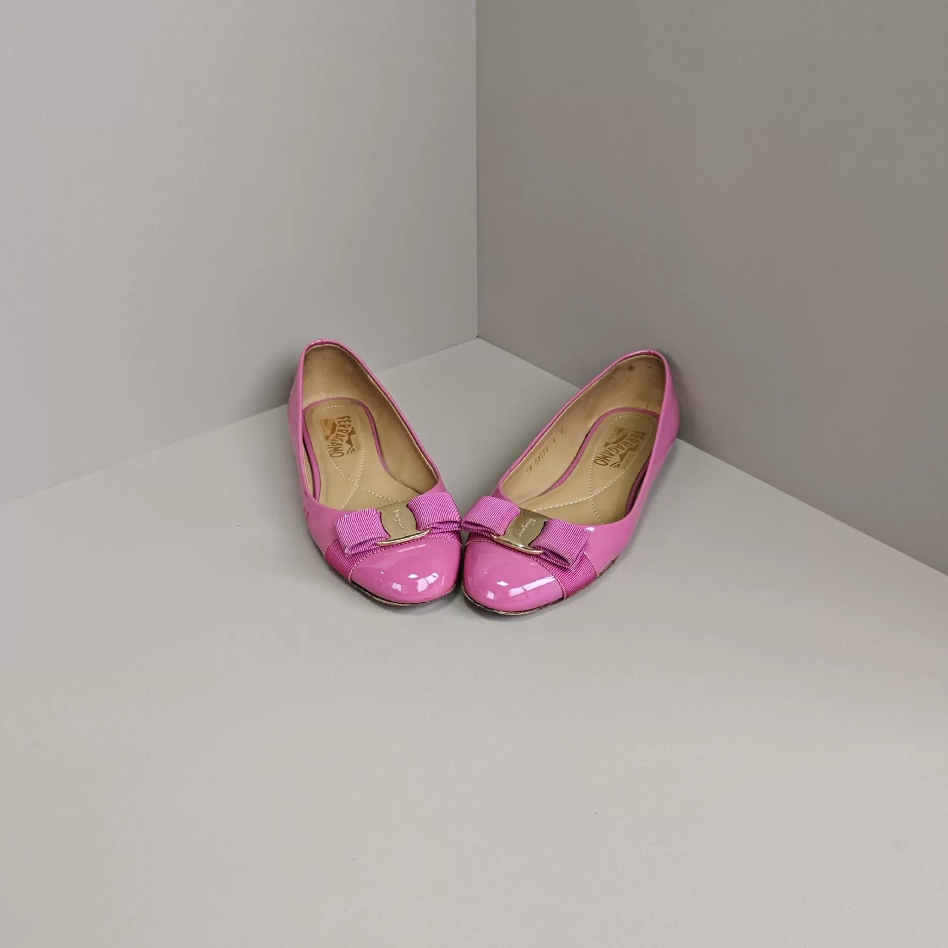 Salvatore Ferragamo Salvatore Ferragamo Lowtop Sneakers us_6 Women Size US 6 / IT 36 - 2 Thumbnail