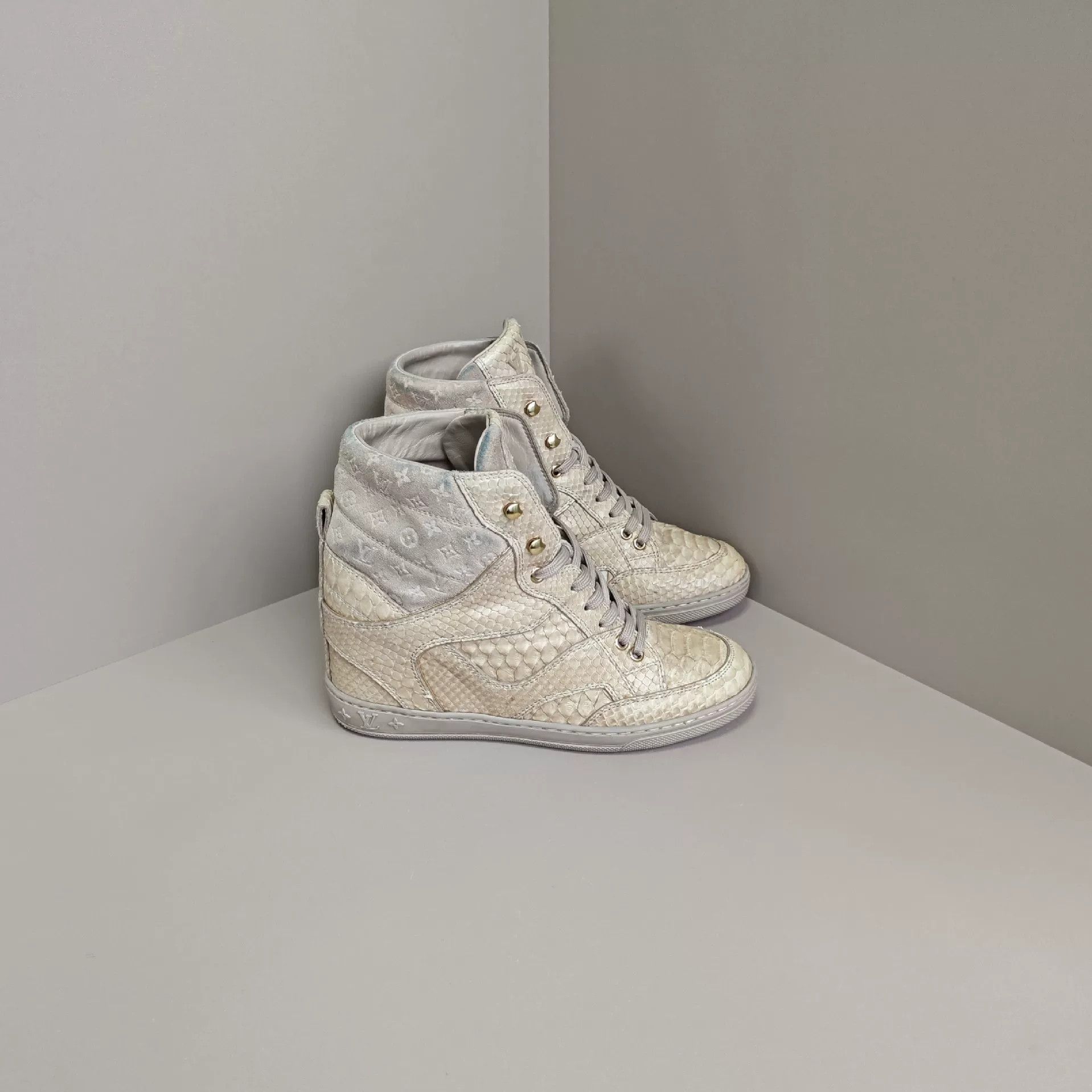Louis Vuitton Louis Vuitton Hitop Sneakers us_6 Women Size US 6 / IT 36 - 4 Thumbnail