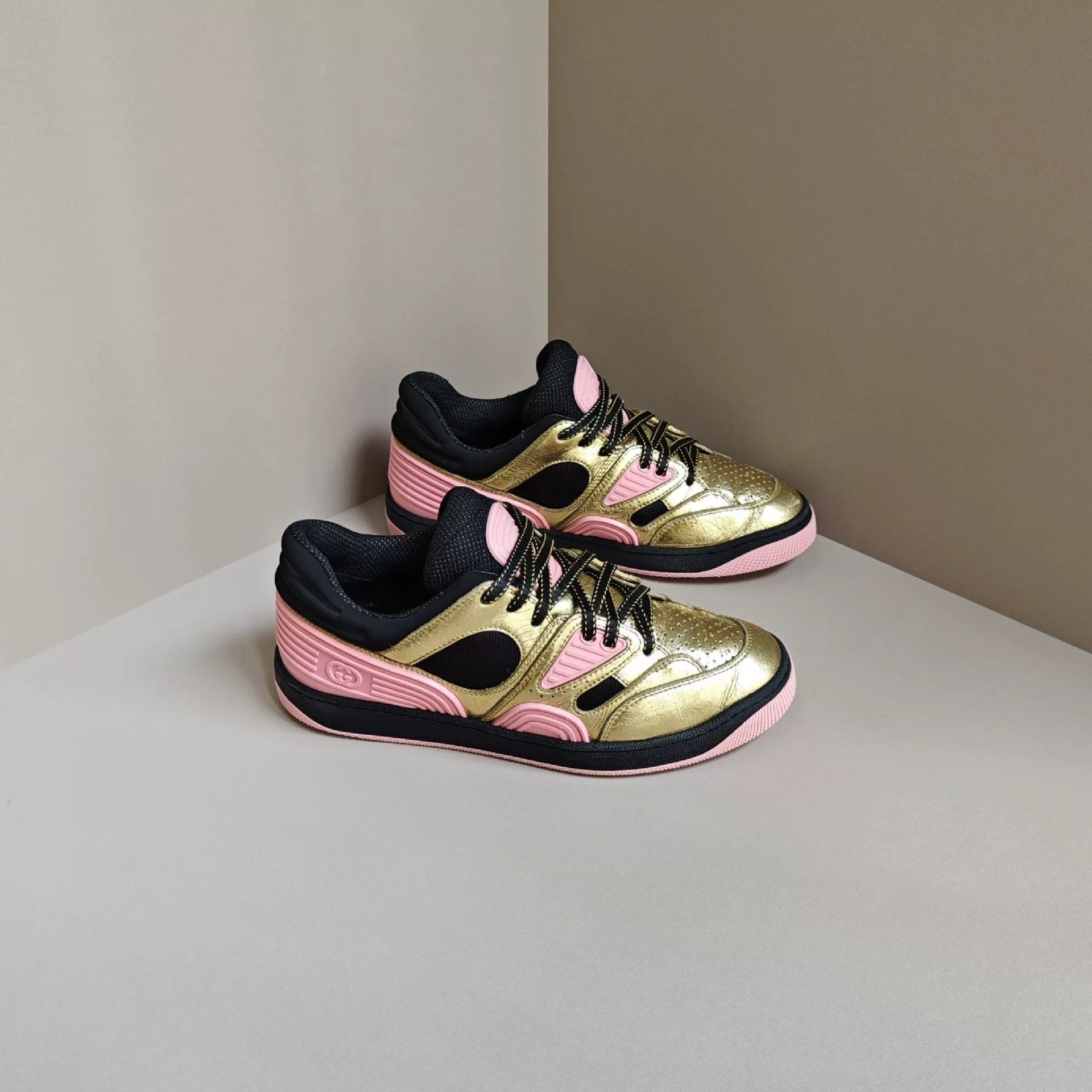 Gucci Gucci Pink Lowtop Sneakers us_7 Women Size US 7 / IT 37 - 4 Thumbnail