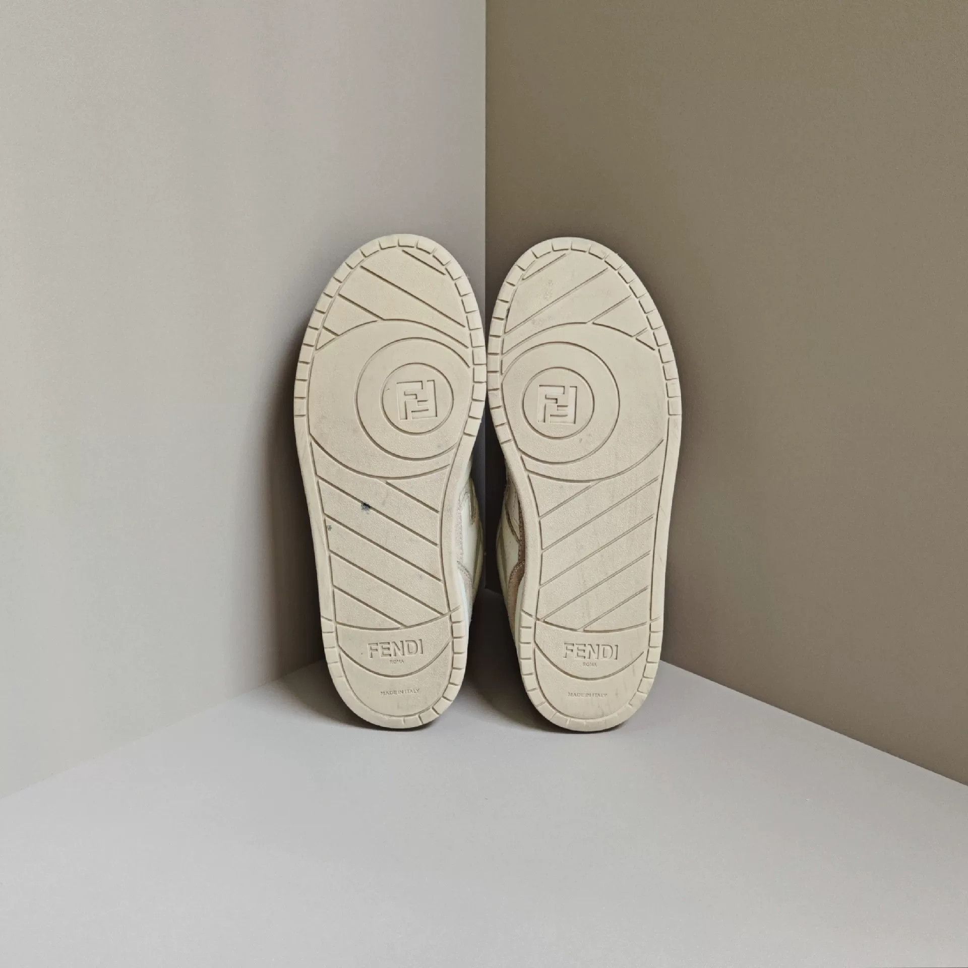 Fendi Fendi Lowtop Sneakers us_8 Women Size US 8 / IT 38 - 5 Thumbnail