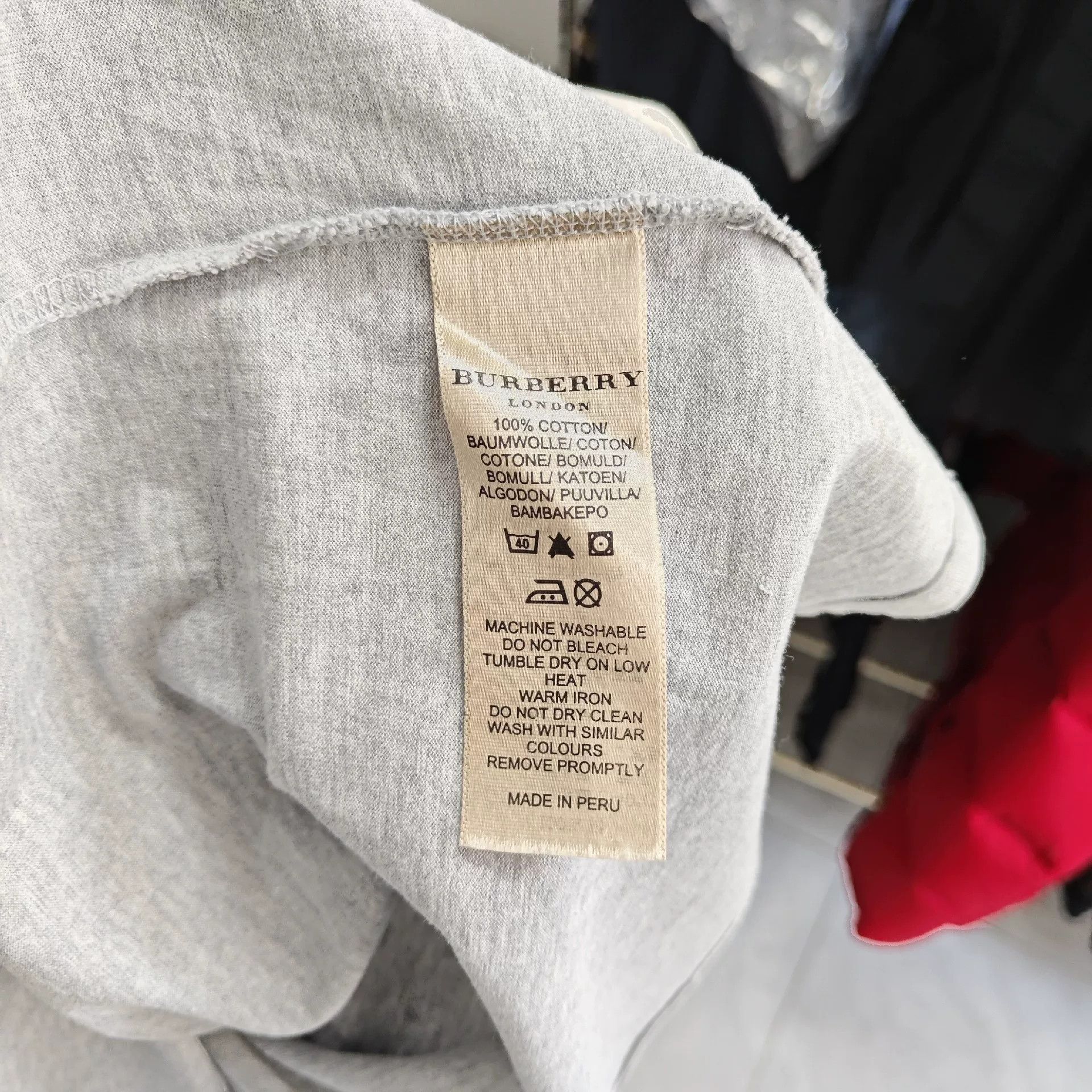 Burberry Burberry T-Shirt M Women Size M / US 6-8 / IT 42-44 - 4 Thumbnail