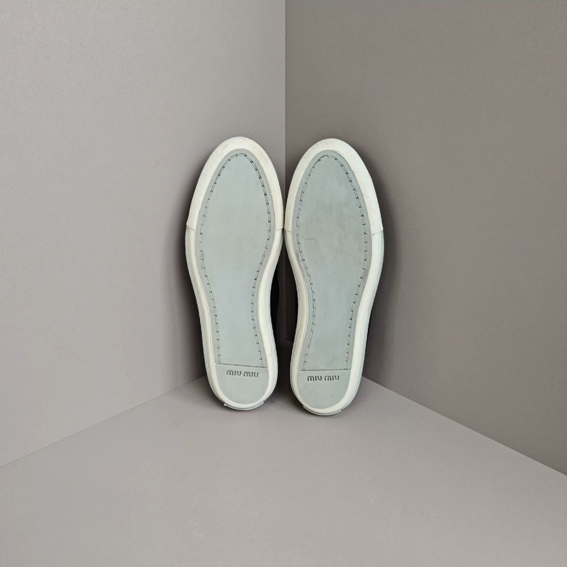 Miu Miu Miu Miu Casual Lowtop Sneakers us_6 Women Size US 6 / IT 36 - 5 Thumbnail