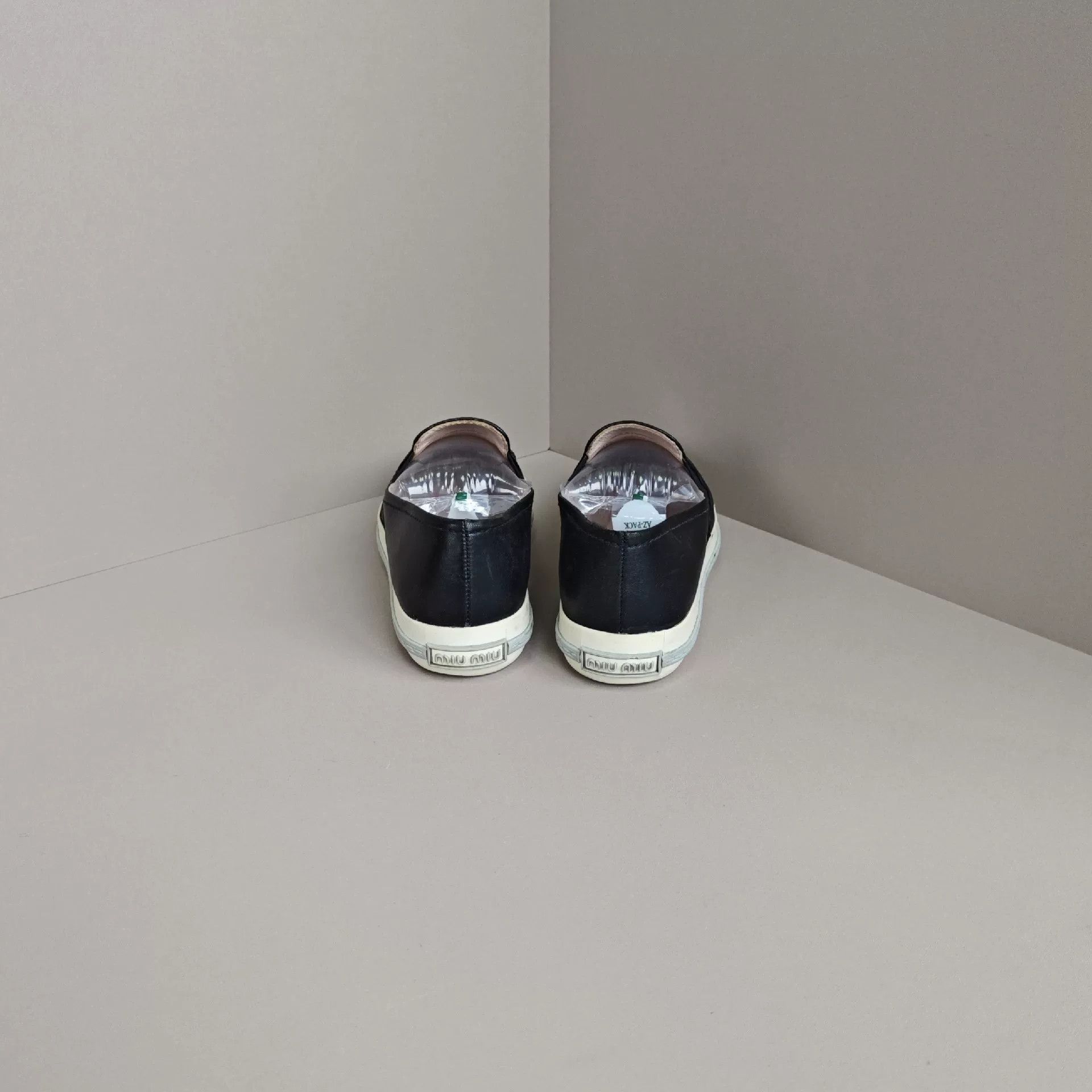Miu Miu Miu Miu Casual Lowtop Sneakers us_6 Women Size US 6 / IT 36 - 3 Thumbnail