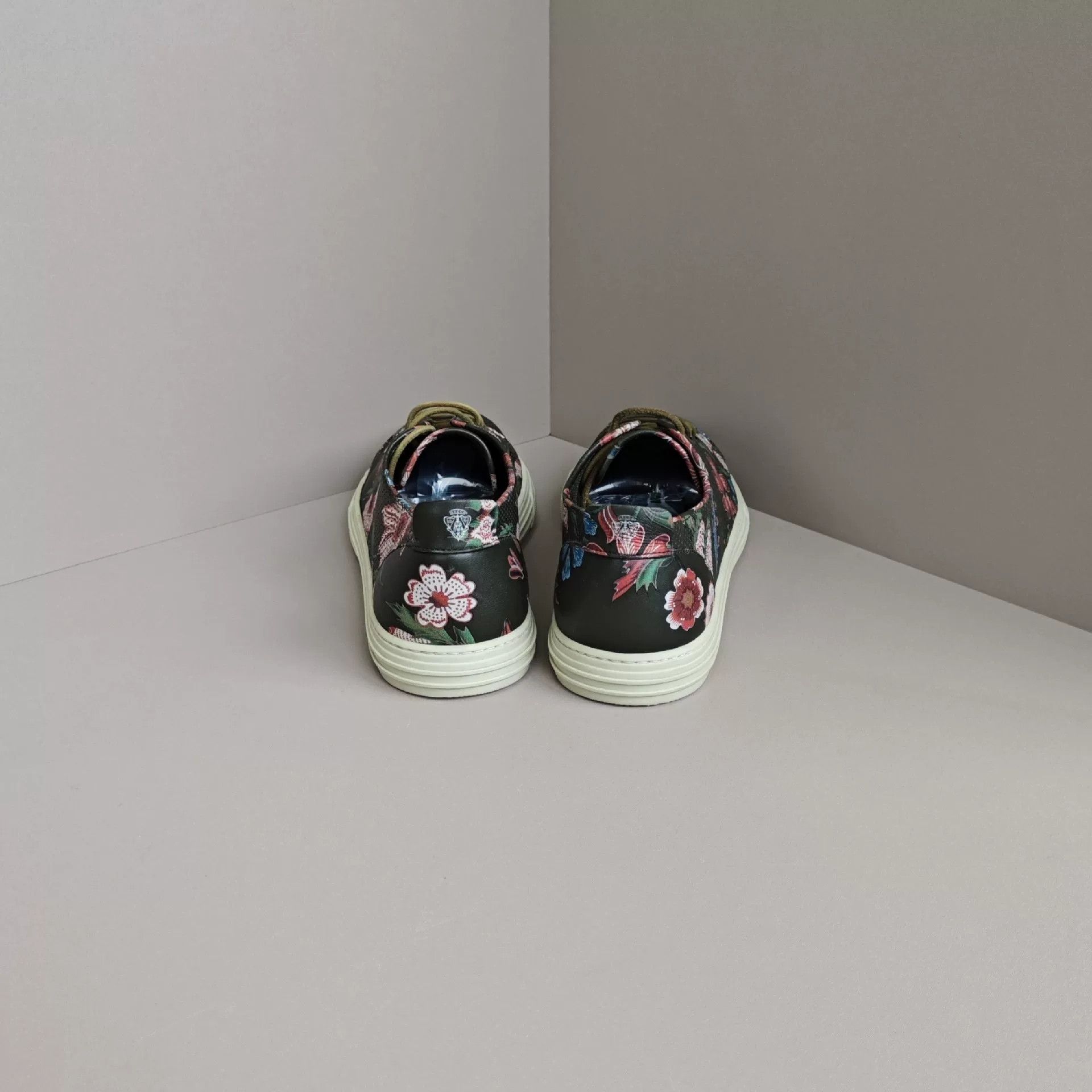 Gucci Gucci Floral Lowtop Sneakers 10 Men Size US 10 / EU 43 - 3 Thumbnail