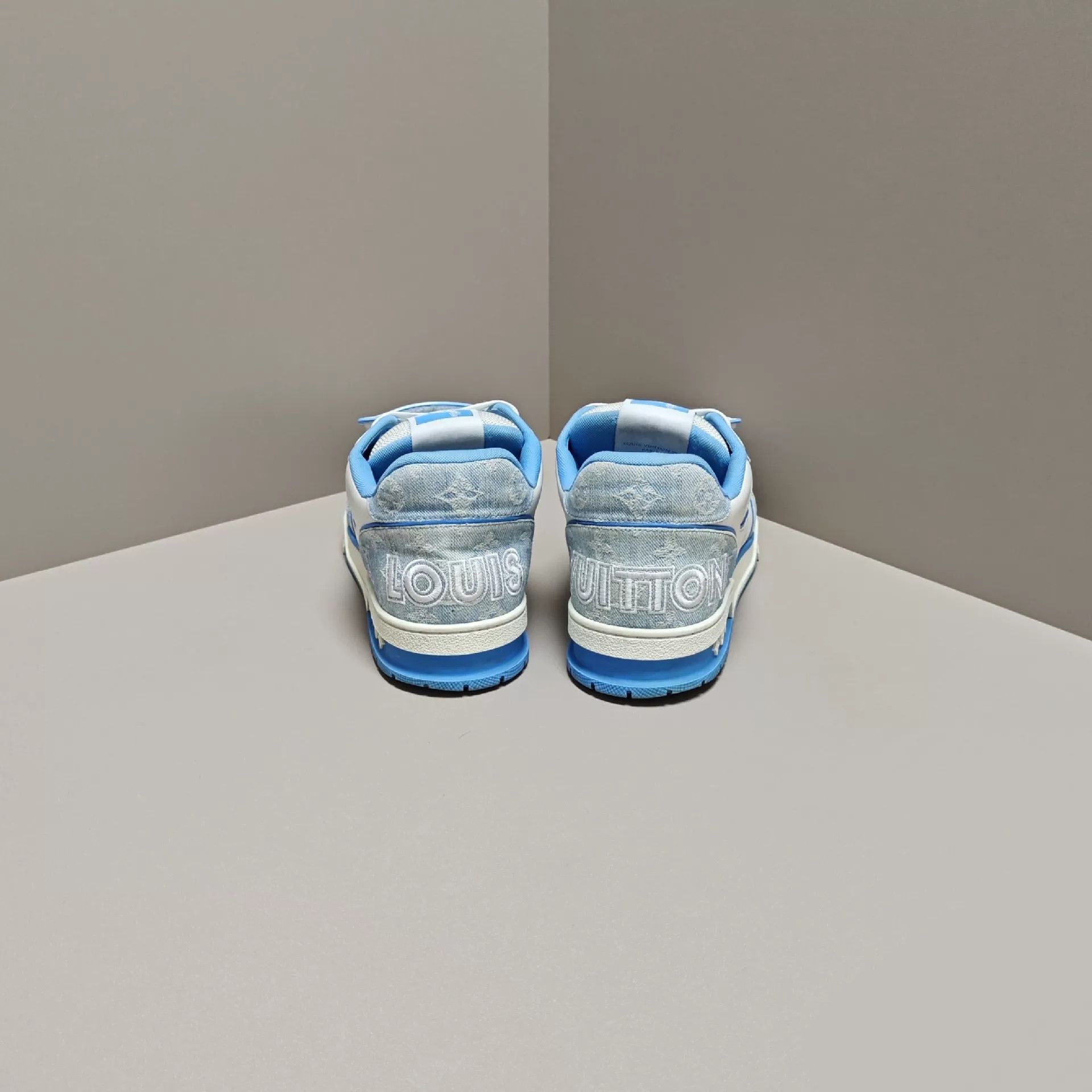 Louis Vuitton Louis Vuitton Training Blue Lowtop Sneakers 10 Men Size US 10 / EU 43 - 3 Thumbnail