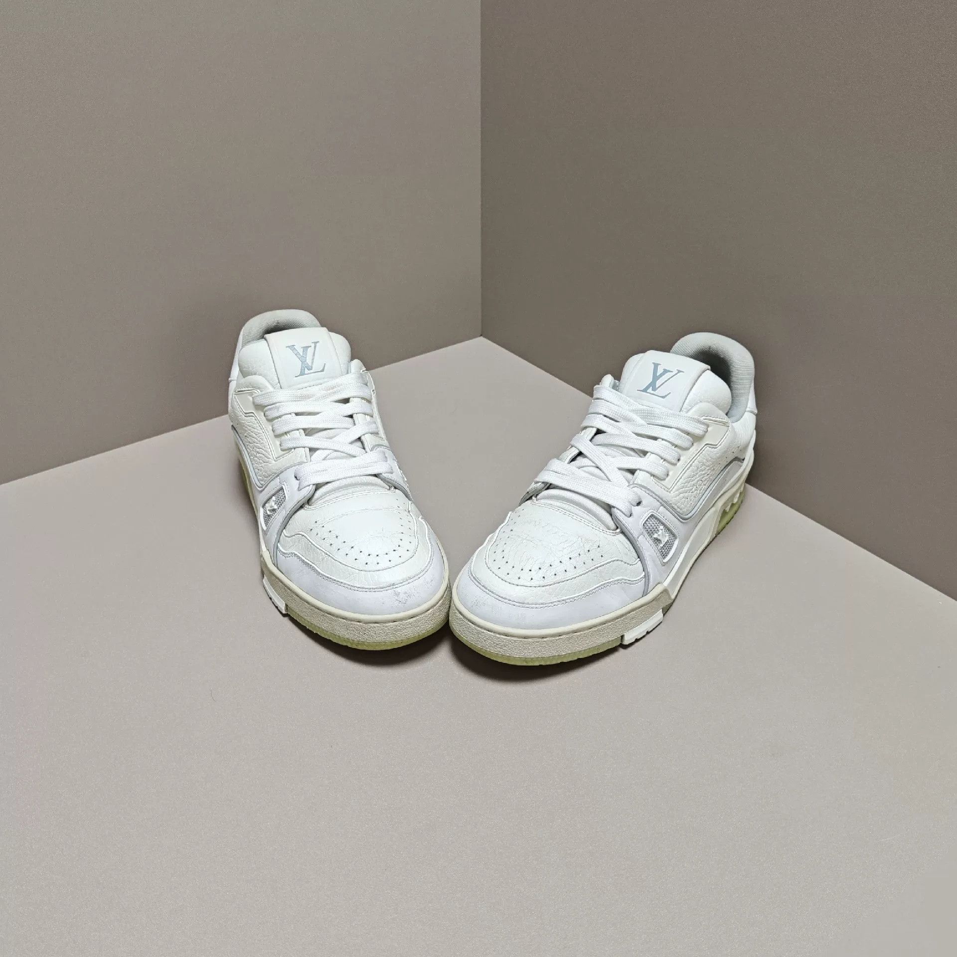 Louis Vuitton Louis Vuitton Training White Lowtop Sneakers 7 Men Size US 7 / EU 40 - 2 Thumbnail