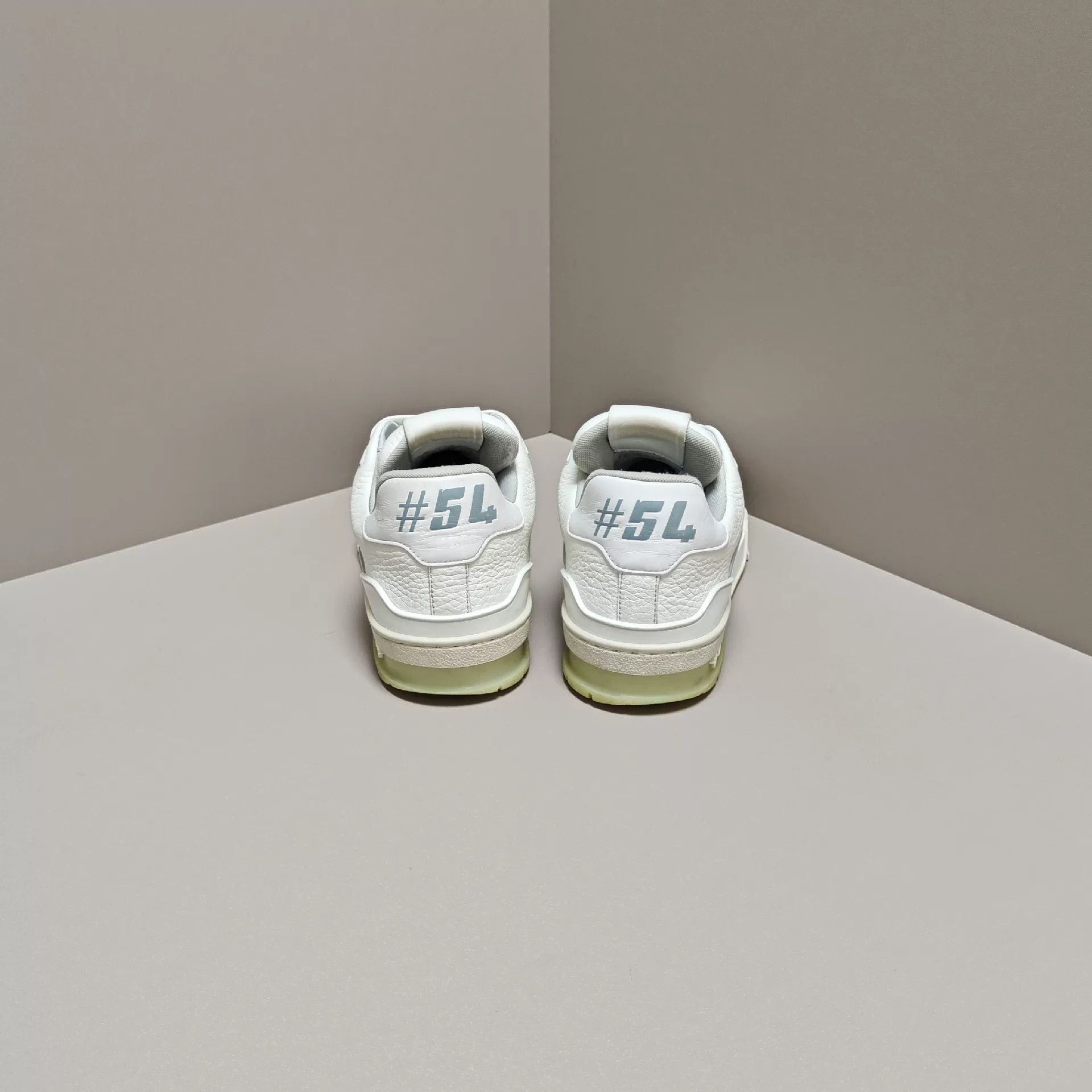 Louis Vuitton Louis Vuitton Training White Lowtop Sneakers 7 Men Size US 7 / EU 40 - 3 Thumbnail