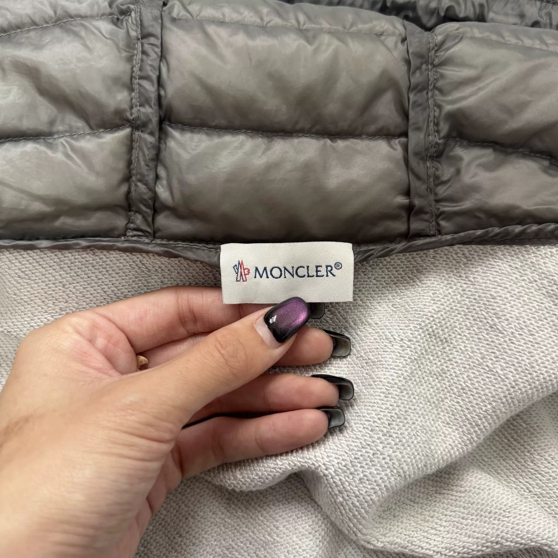 Moncler Moncler Down Down Jacket M Women Size M / US 6-8 / IT 42-44 - 4 Thumbnail