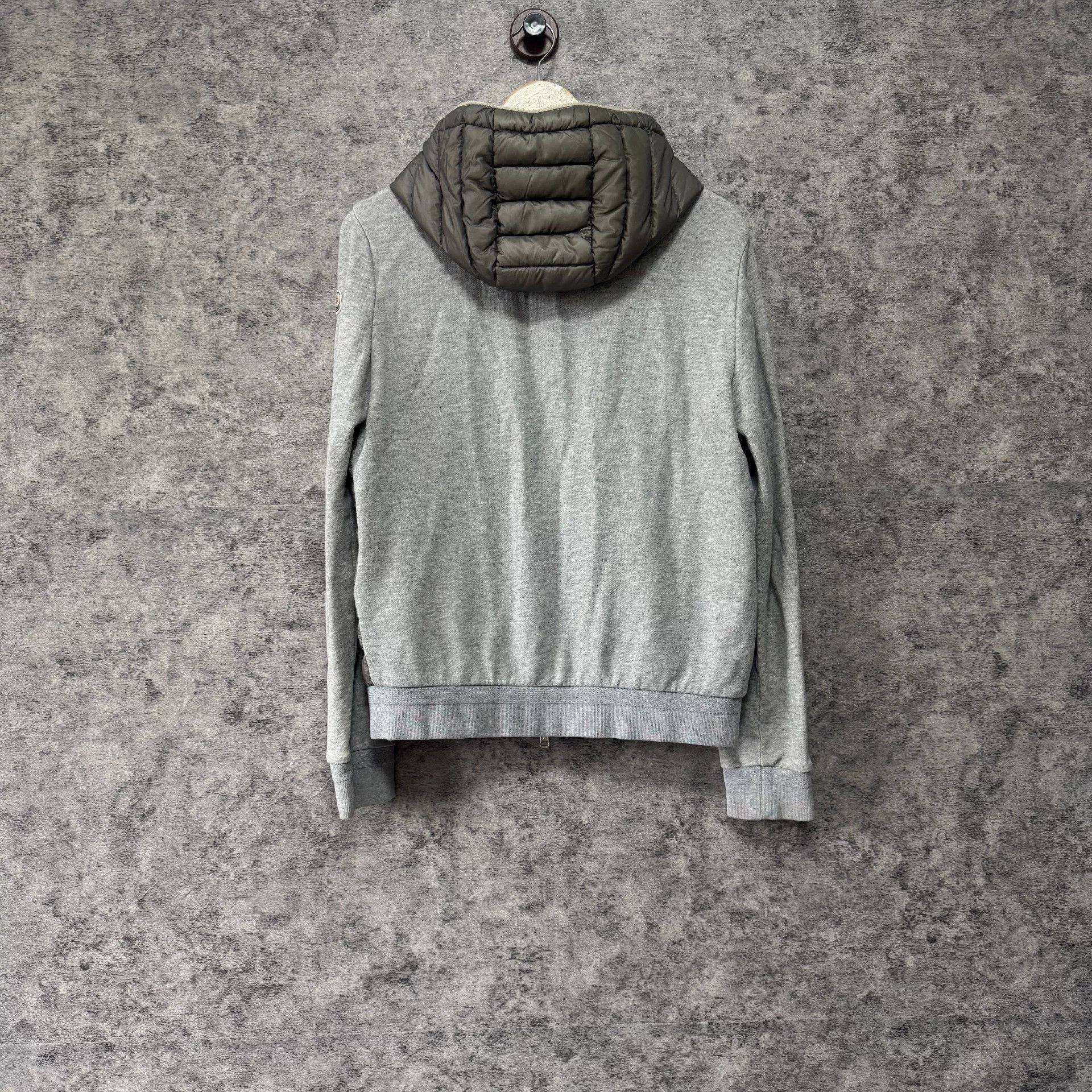 Moncler Moncler Down Down Jacket M Women Size M / US 6-8 / IT 42-44 - 2 Thumbnail