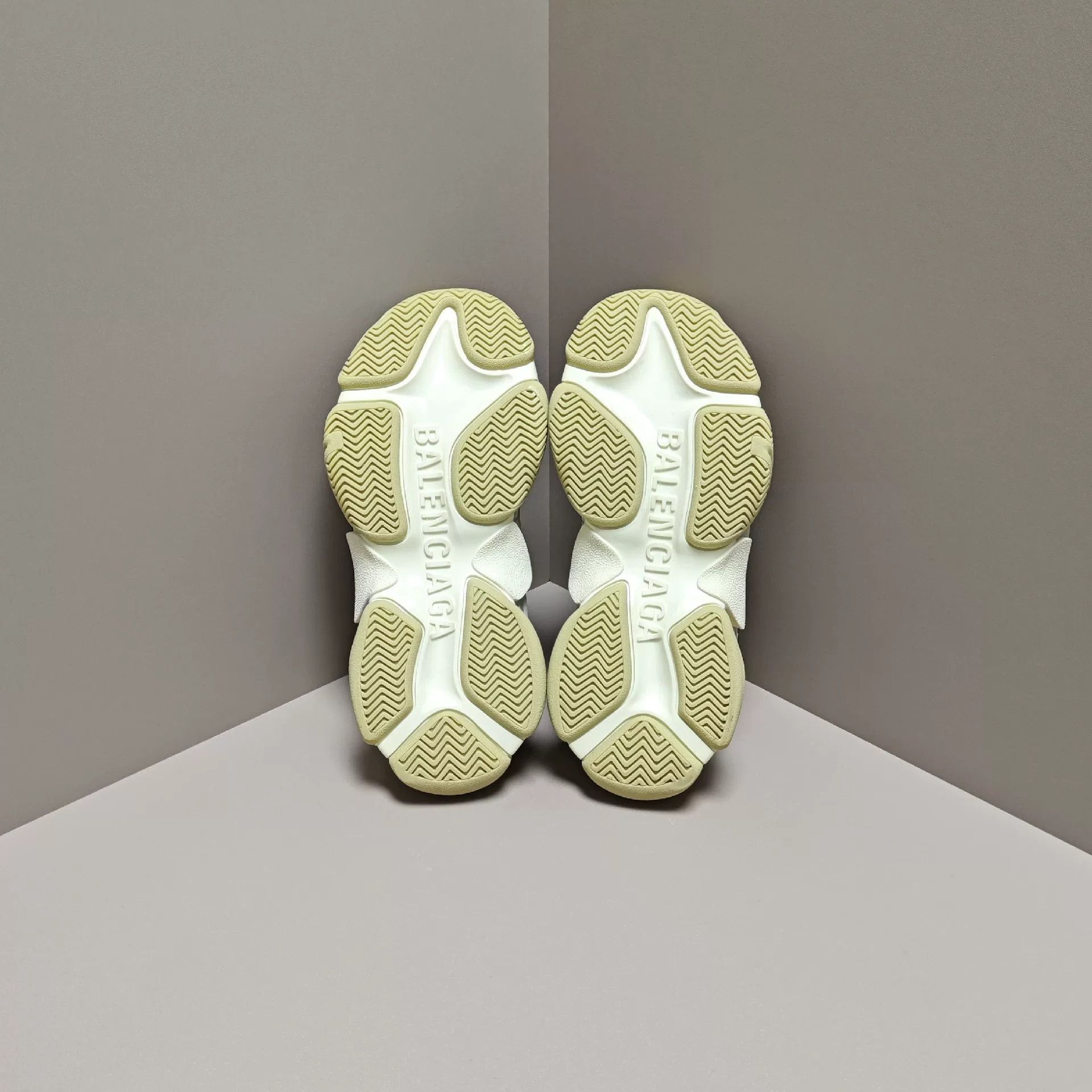 Balenciaga Balenciaga Lowtop Sneakers us_6 Women Size US 6 / IT 36 - 5 Thumbnail
