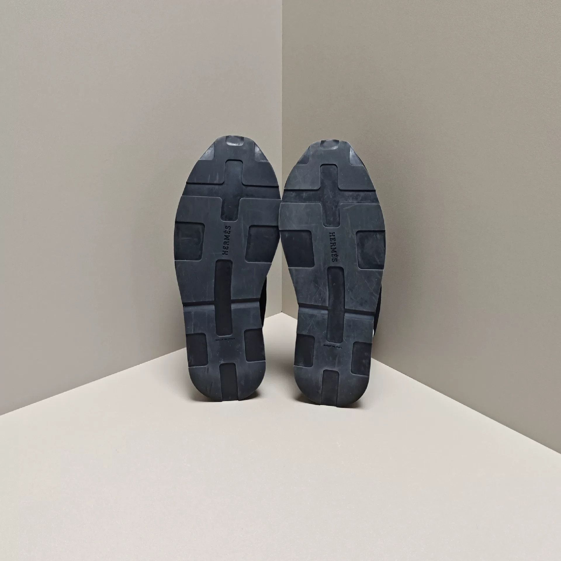 Hermes Hermes Casual Lowtop Sneakers us_6 Women Size US 6 / IT 36 - 5 Thumbnail