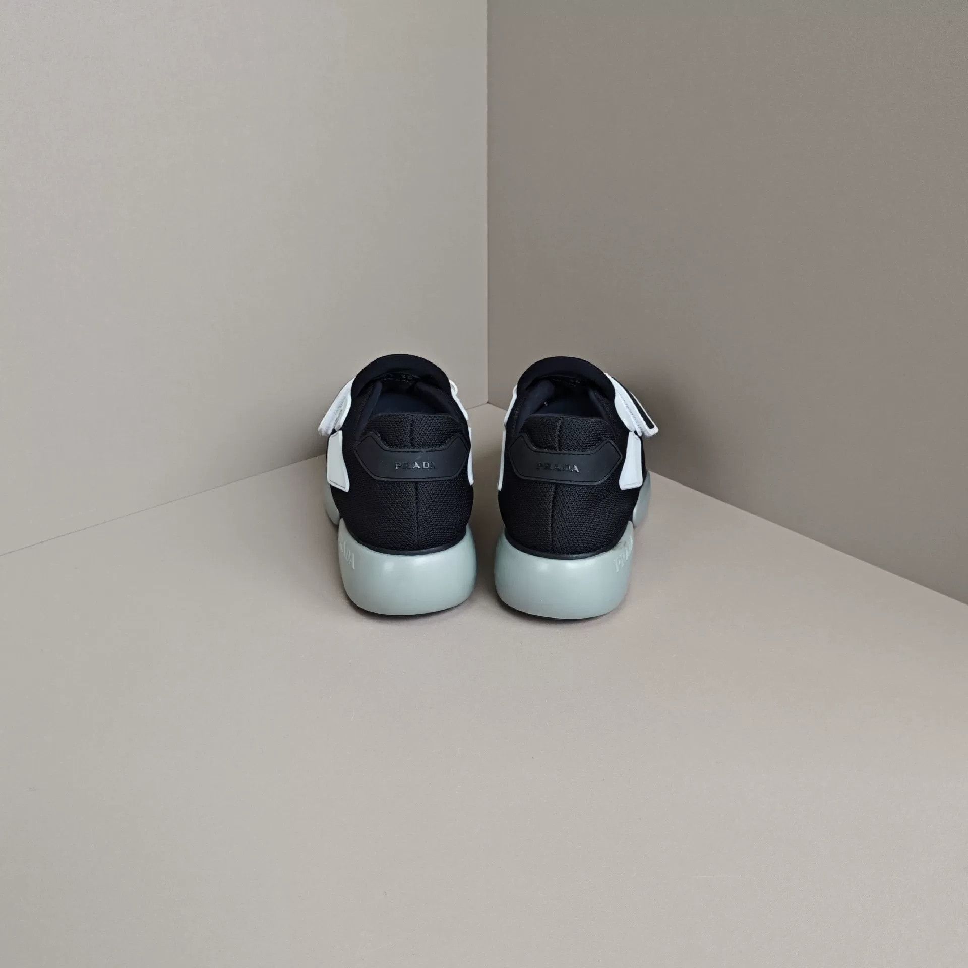 Prada Prada Casual Lowtop Sneakers us_5 Women Size US 5 / IT 35 - 3 Thumbnail