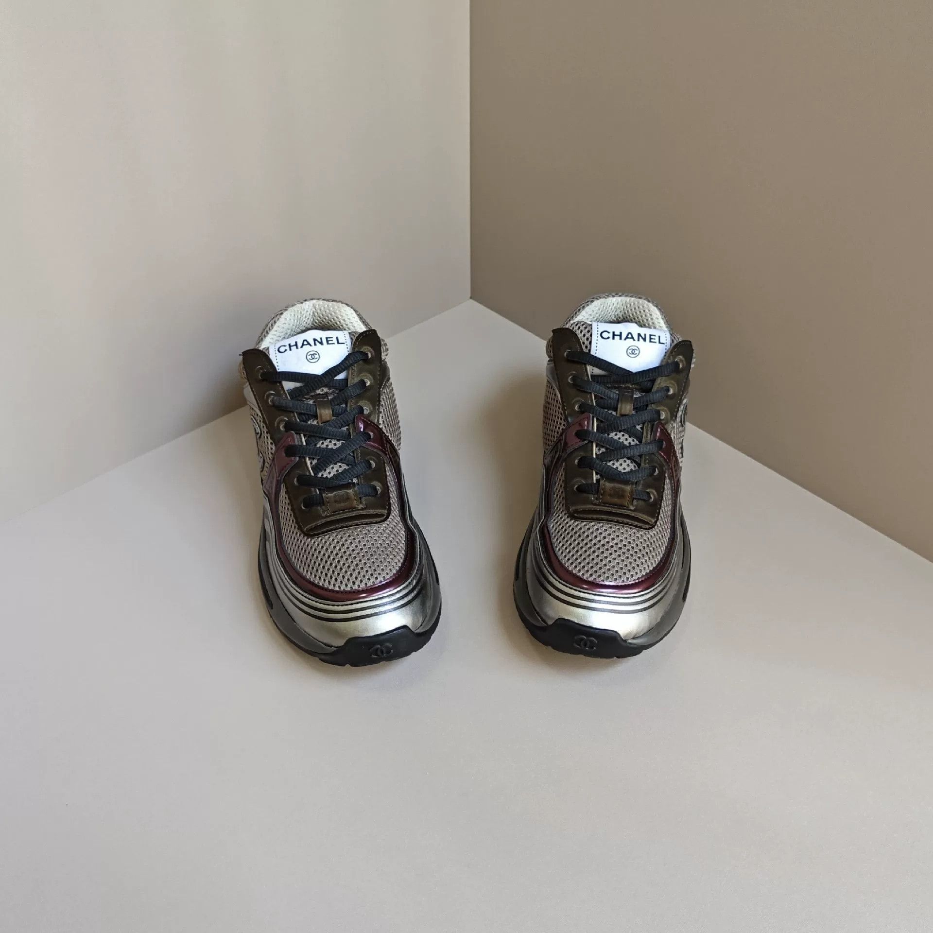 Chanel Chanel Red Lowtop Sneakers us_6 Women Size US 6 / IT 36 - 2 Thumbnail