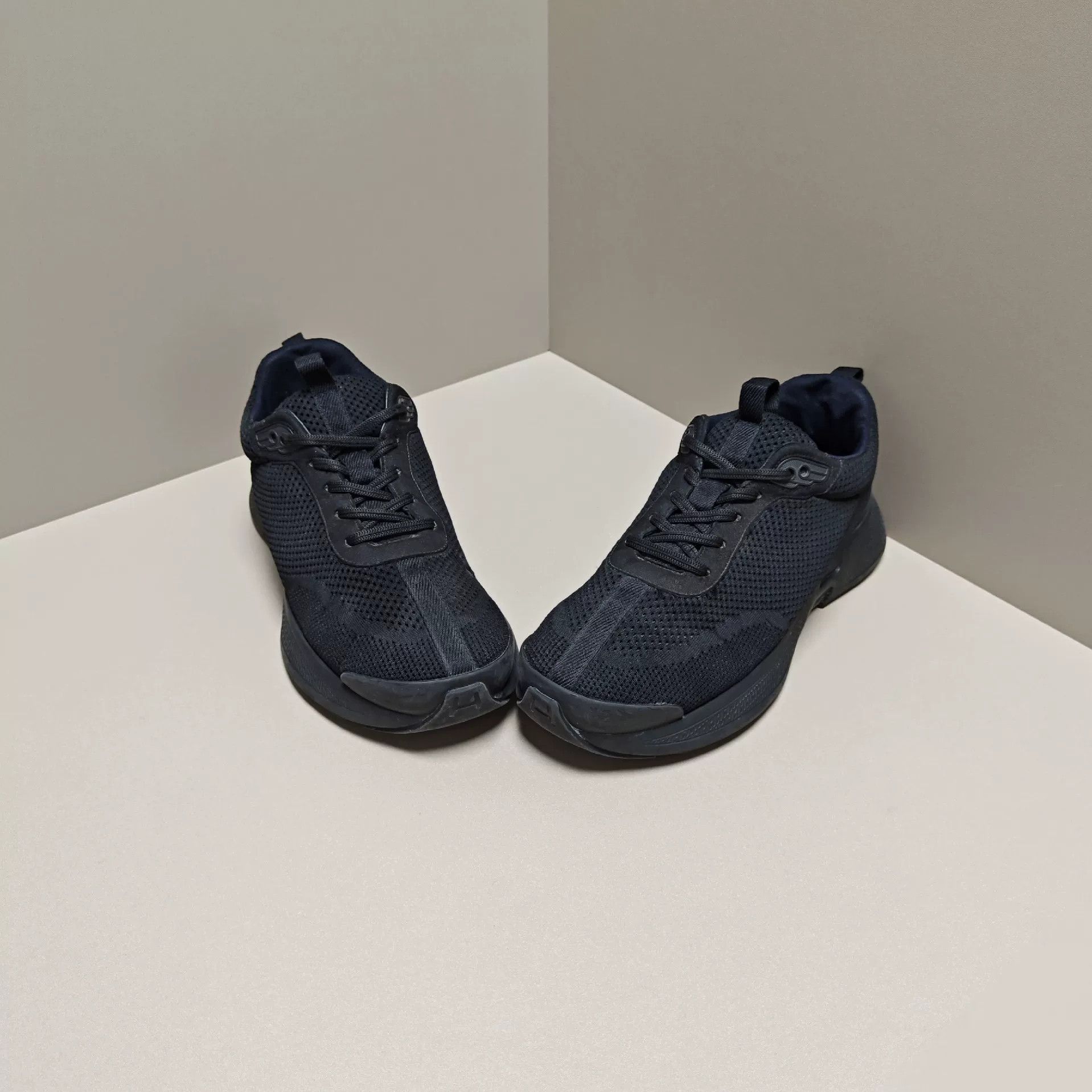 Hermes Hermes Casual Black Lowtop Sneakers 8 Men Size US 8 / EU 41 - 2 Thumbnail