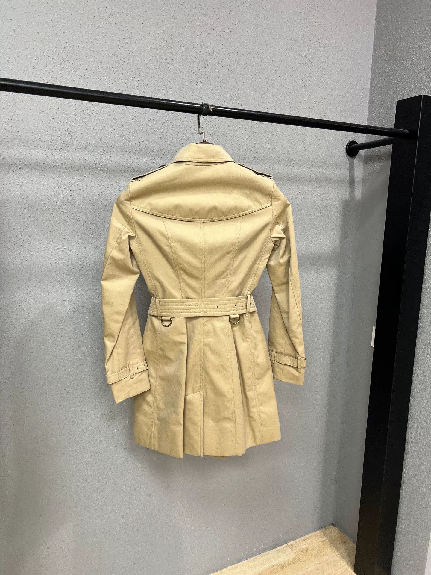 Burberry Burberry Chelsea Trench Coat Size M / US 6-8 / IT 42-44 - 2 Thumbnail