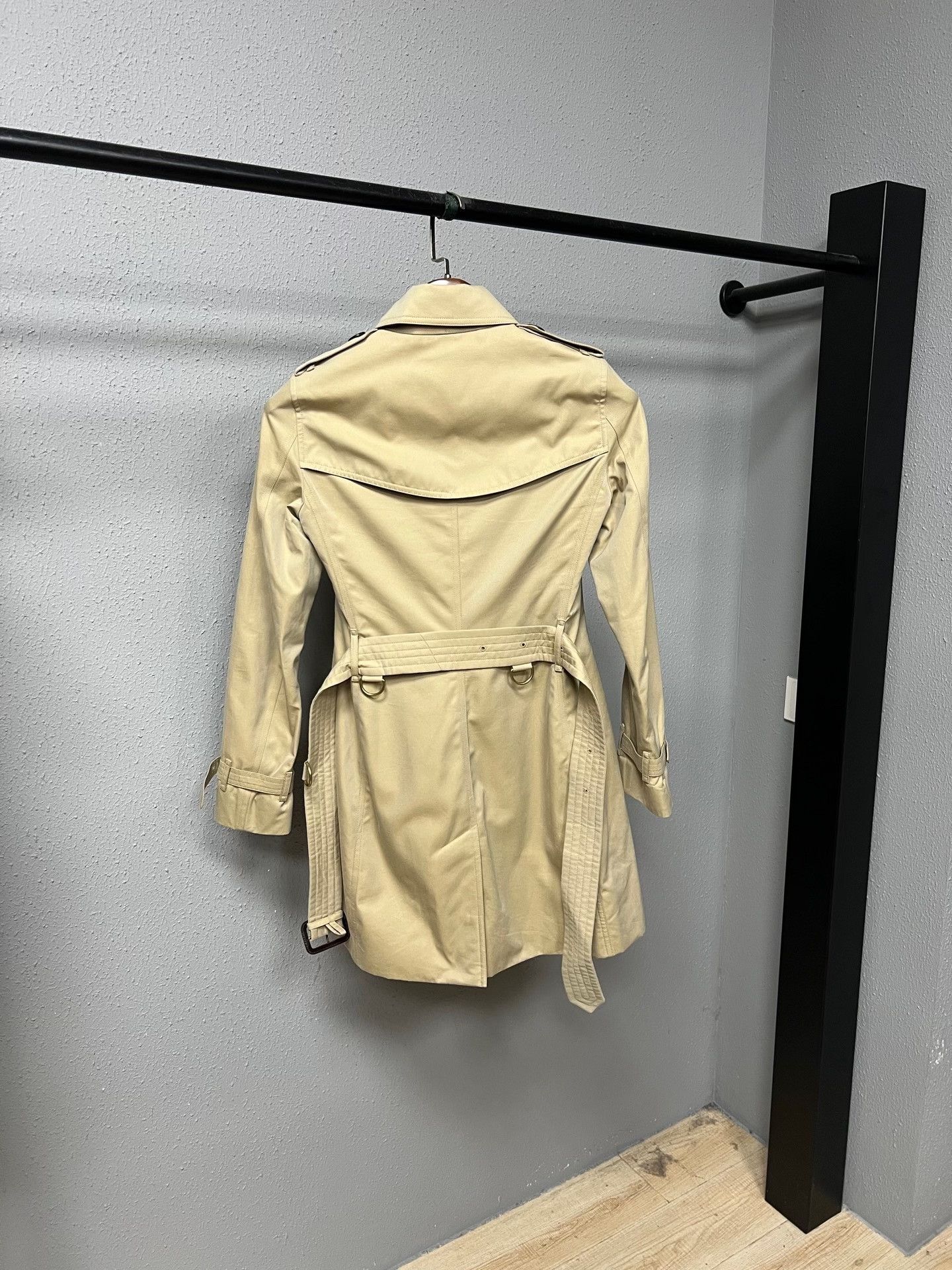 Burberry Burberry Kensington Double-Breasted Check Trench Size M / US 6-8 / IT 42-44 - 2 Thumbnail