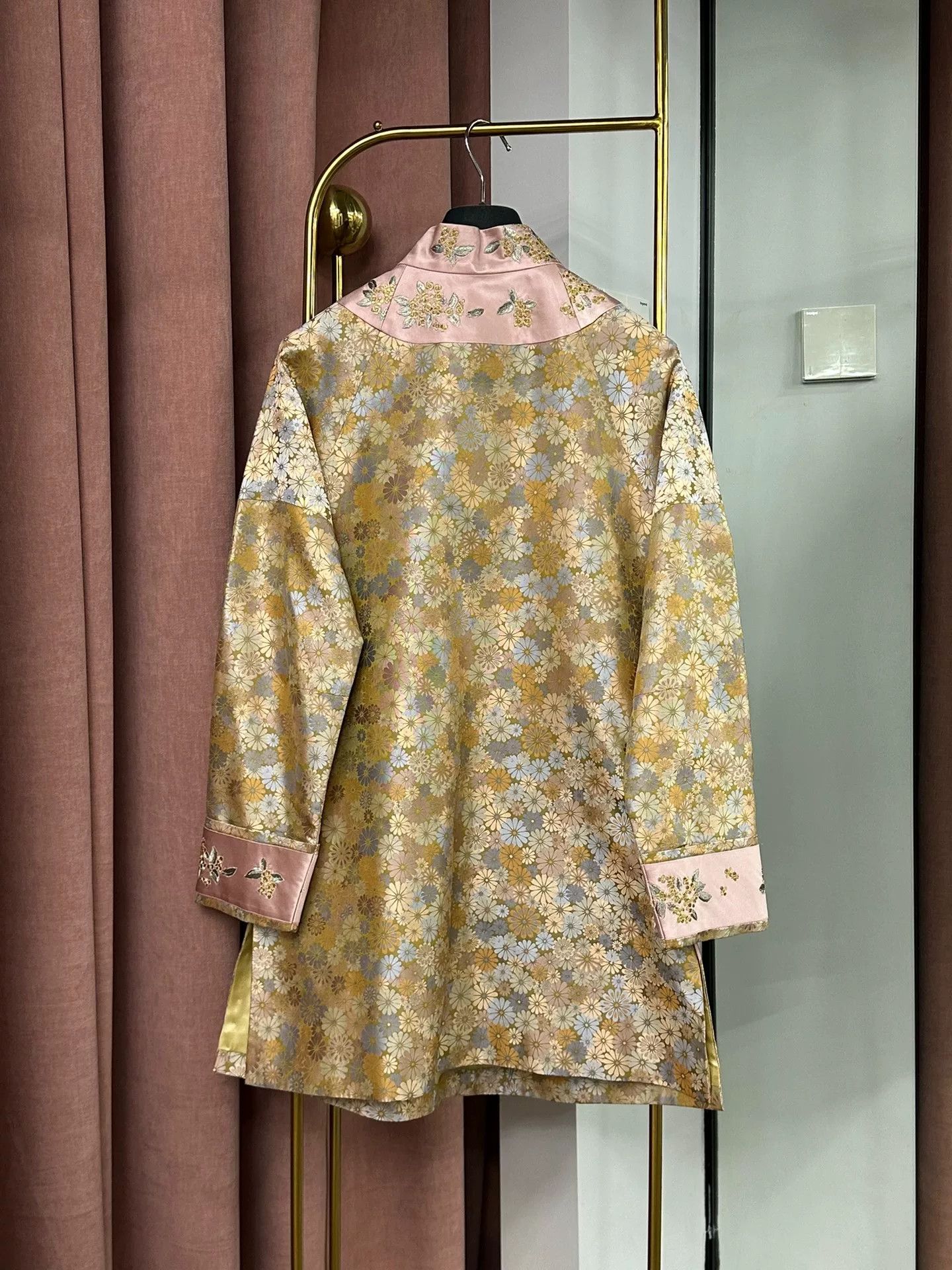Shanghai Tang New Chinese-style Embroidered Coat Size M / US 6-8 / IT 42-44 - 3 Thumbnail