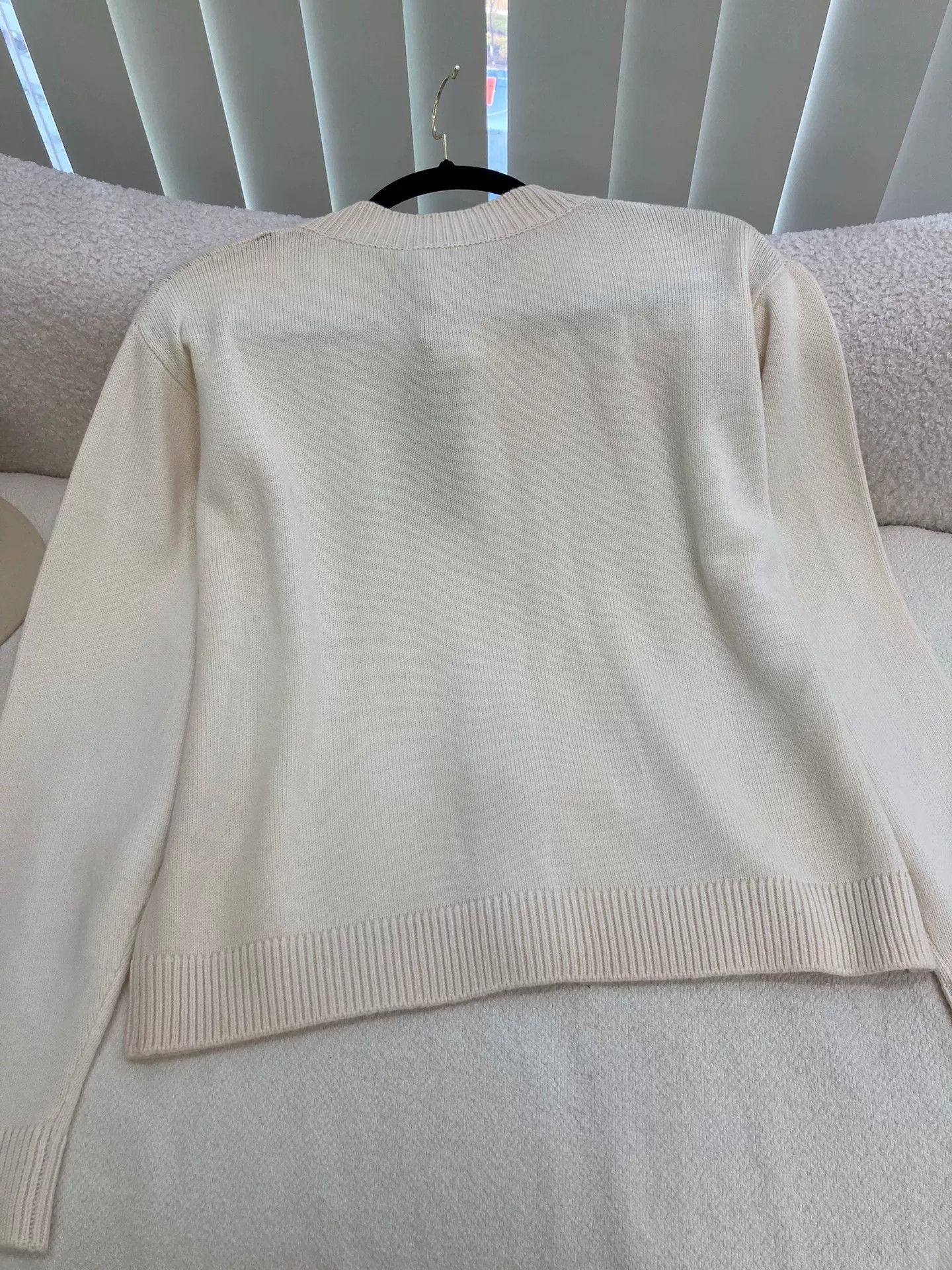 Dolce & Gabbana Dolce&Gabbana White Cashmere Knit Sweater Size M / US 6-8 / IT 42-44 - 3 Thumbnail