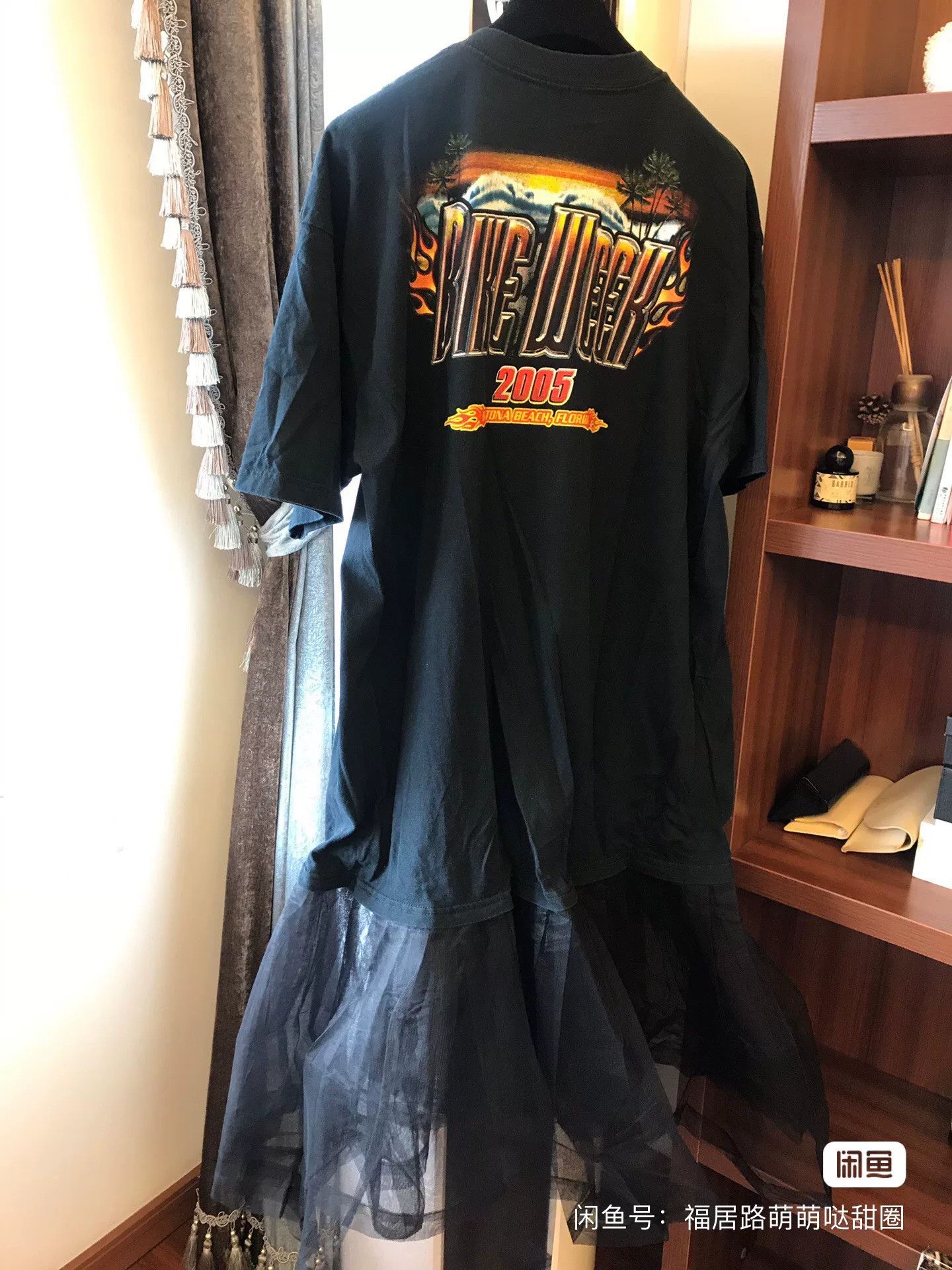 Other Women's Long Trendy Brand T-shirt Size M / US 6-8 / IT 42-44 - 3 Thumbnail