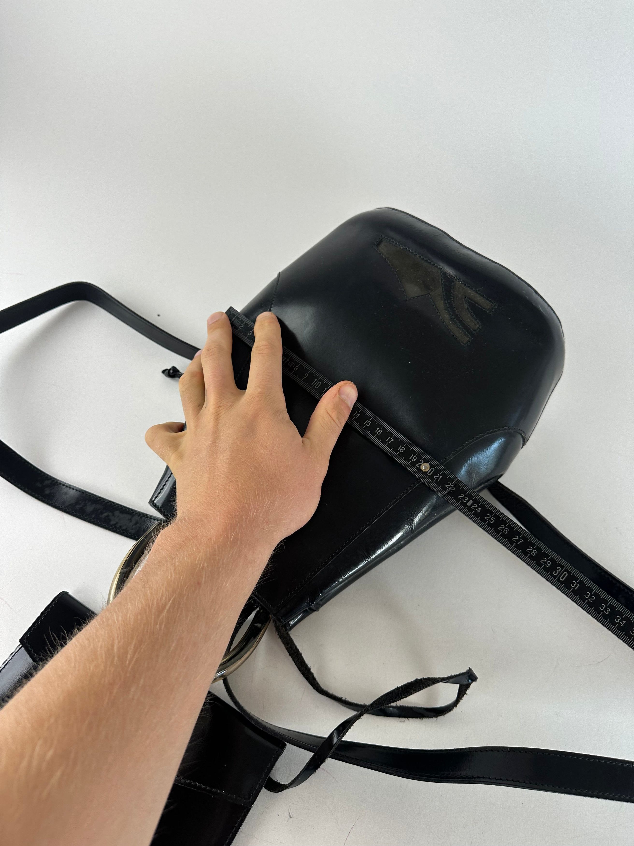 Salvatore Ferragamo Vintage Patent Leather Drawstring Backpack Black Size ONE SIZE - 11 Thumbnail