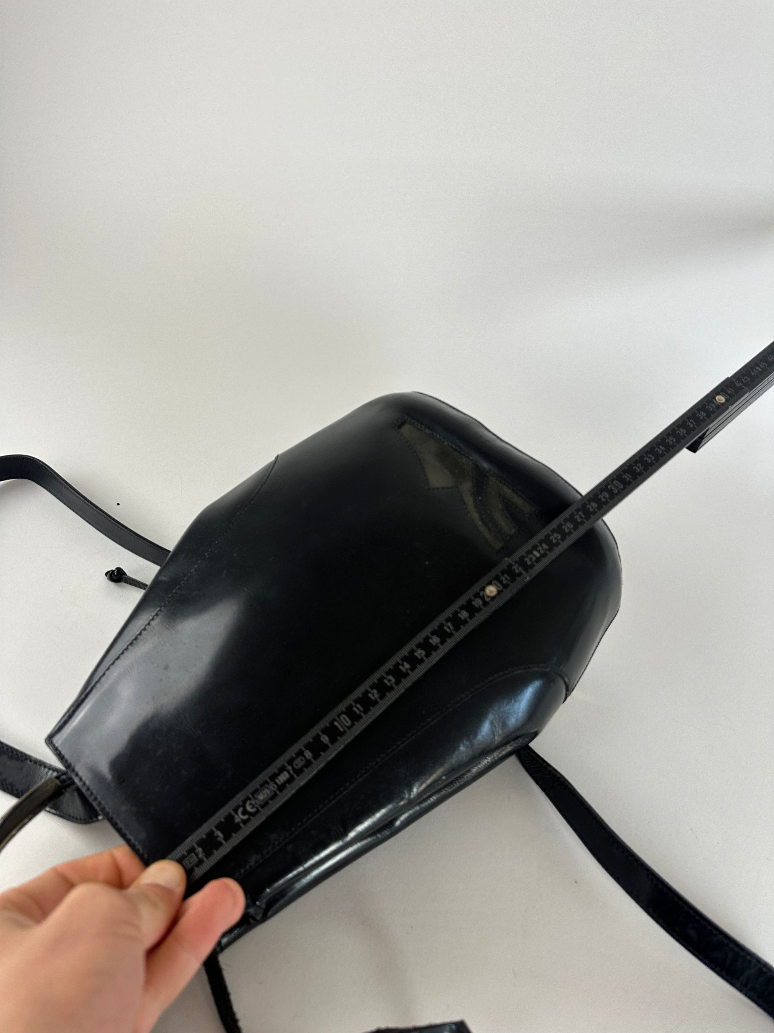 Salvatore Ferragamo Vintage Patent Leather Drawstring Backpack Black Size ONE SIZE - 12 Thumbnail