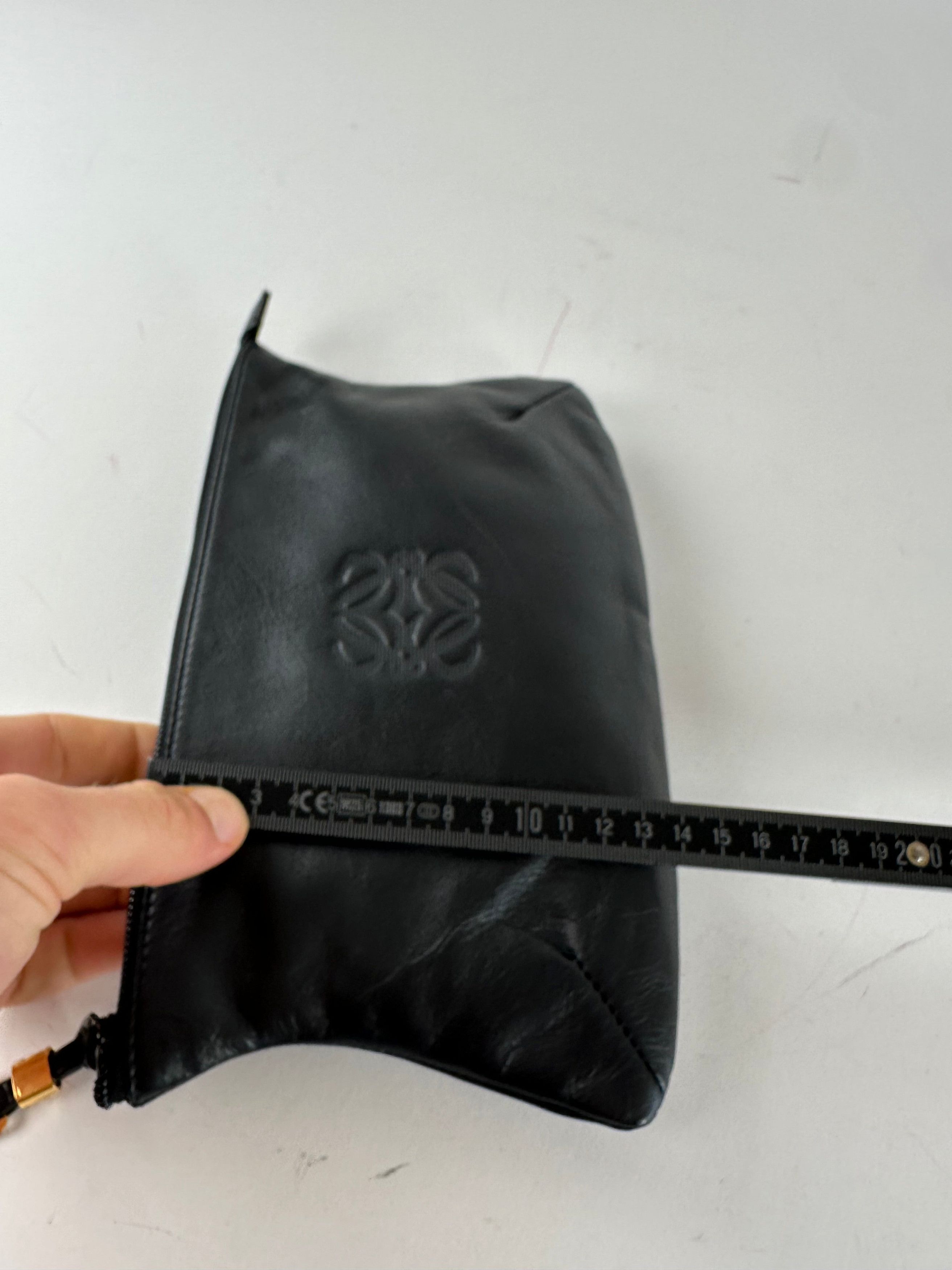 Loewe Vintage Anagram Leather Pouch Clutch Black Size ONE SIZE - 9 Thumbnail