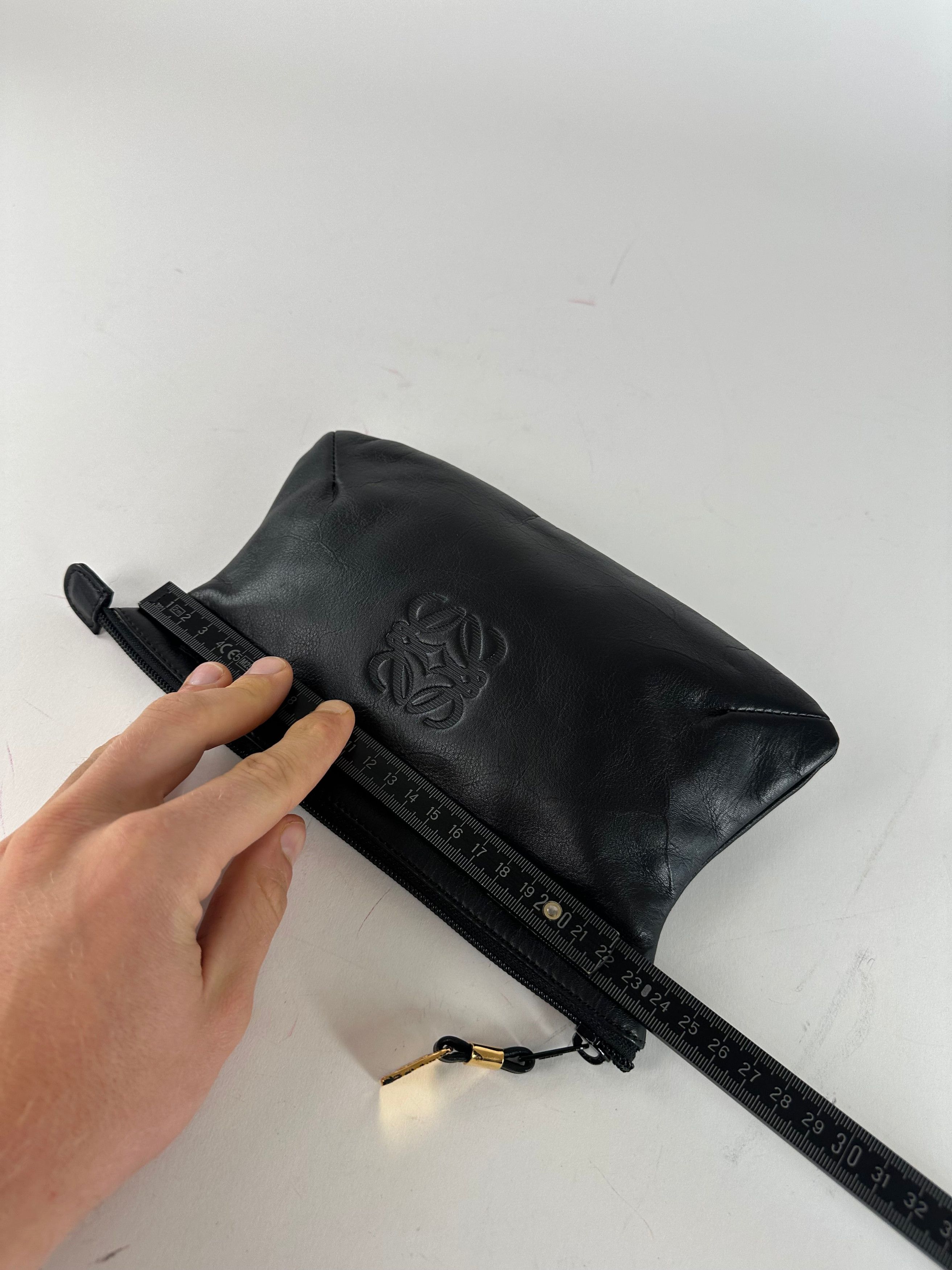 Loewe Vintage Anagram Leather Pouch Clutch Black Size ONE SIZE - 7 Thumbnail