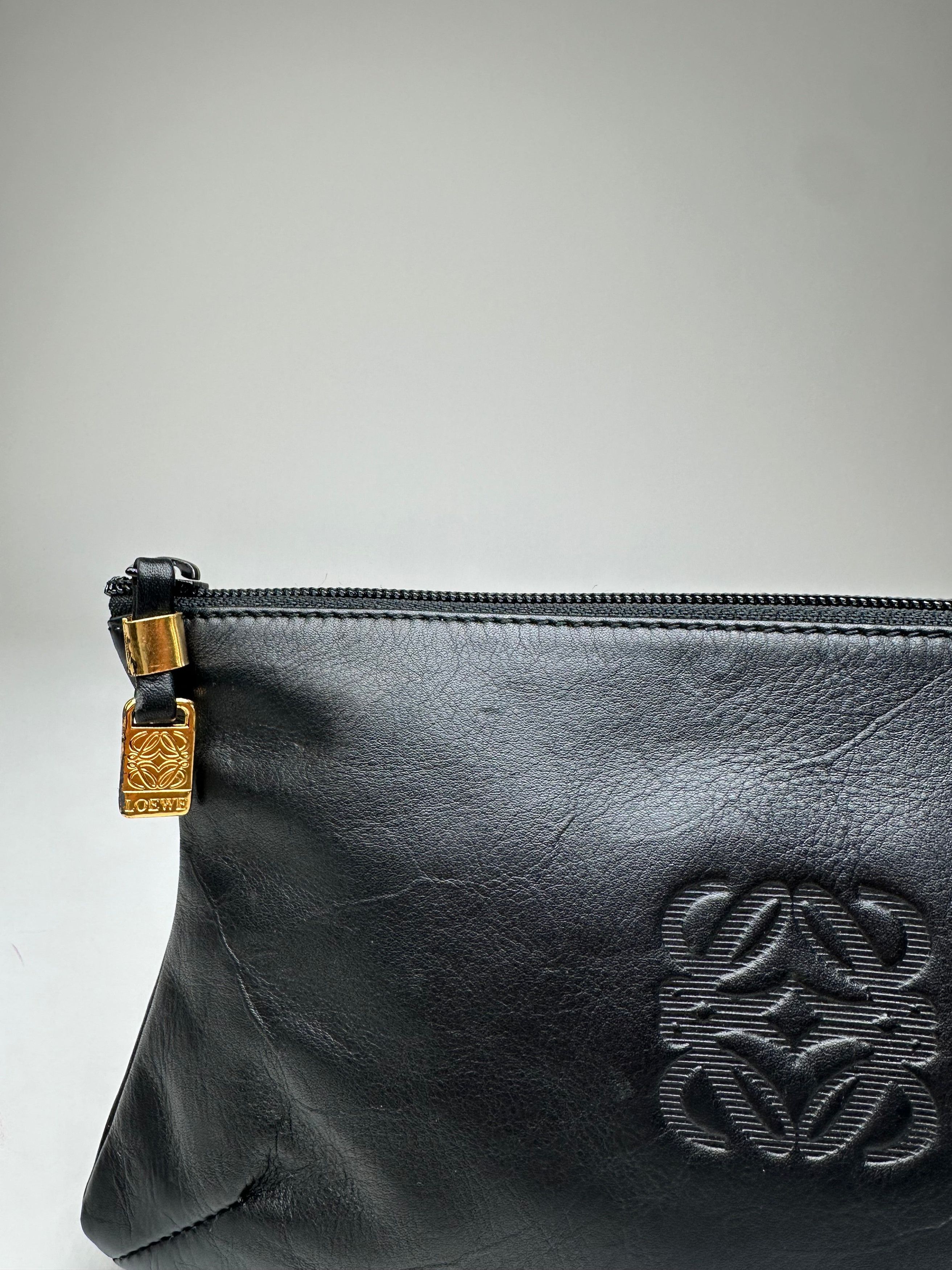 Loewe Vintage Anagram Leather Pouch Clutch Black Size ONE SIZE - 5 Thumbnail