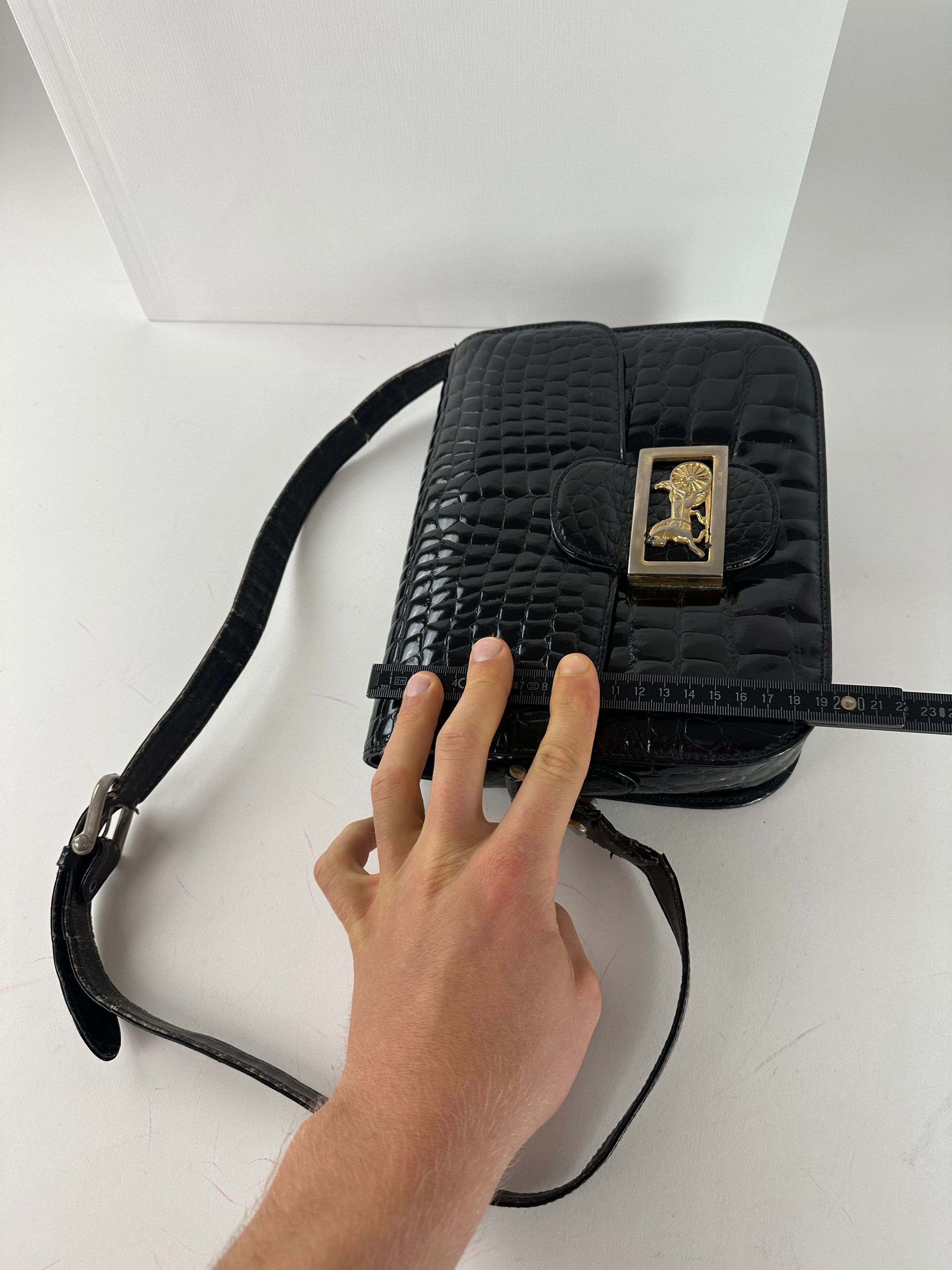 Celine Vintage Croc-Embossed Leather Shoulder Bag Black Size ONE SIZE - 9 Thumbnail