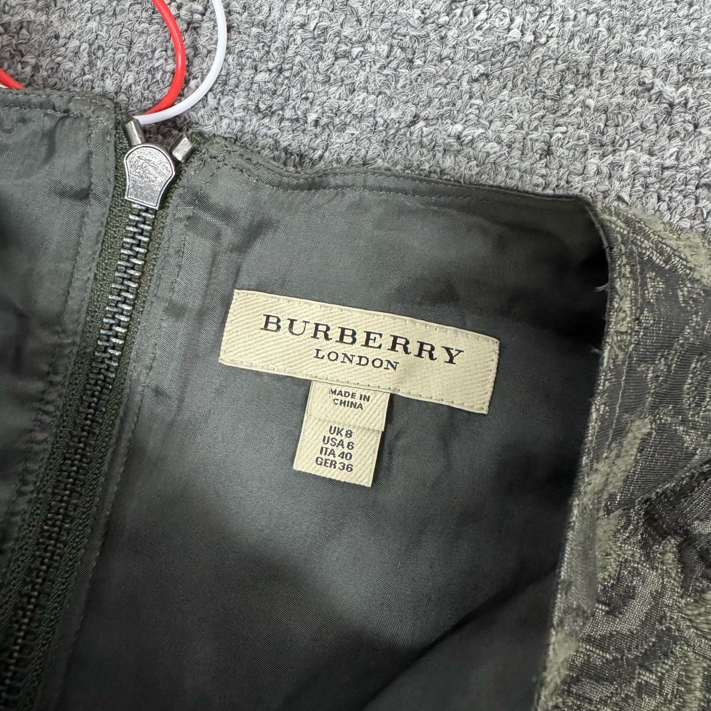 Burberry Burberry Embossed Tweed Short-Sleeve Dress Size M / US 6-8 / IT 42-44 - 4 Thumbnail