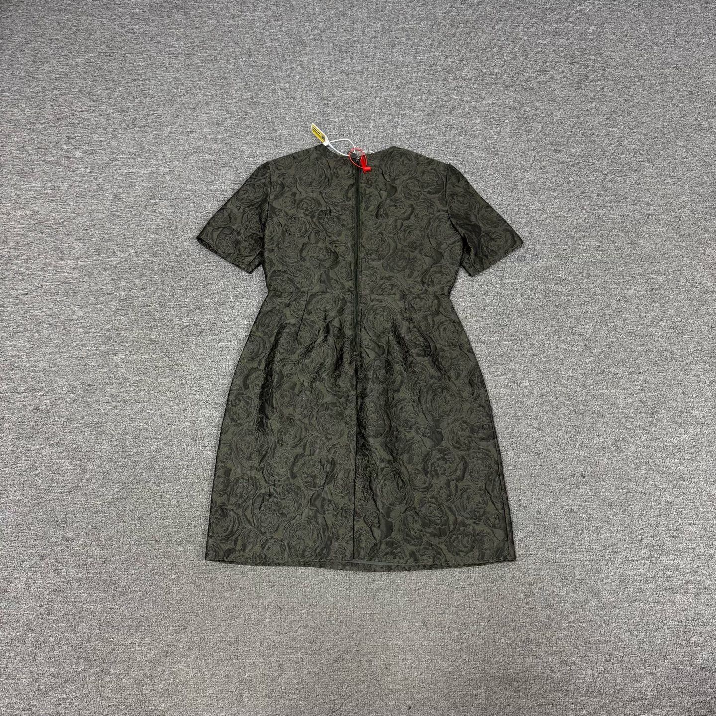 Burberry Burberry Embossed Tweed Short-Sleeve Dress Size M / US 6-8 / IT 42-44 - 2 Thumbnail