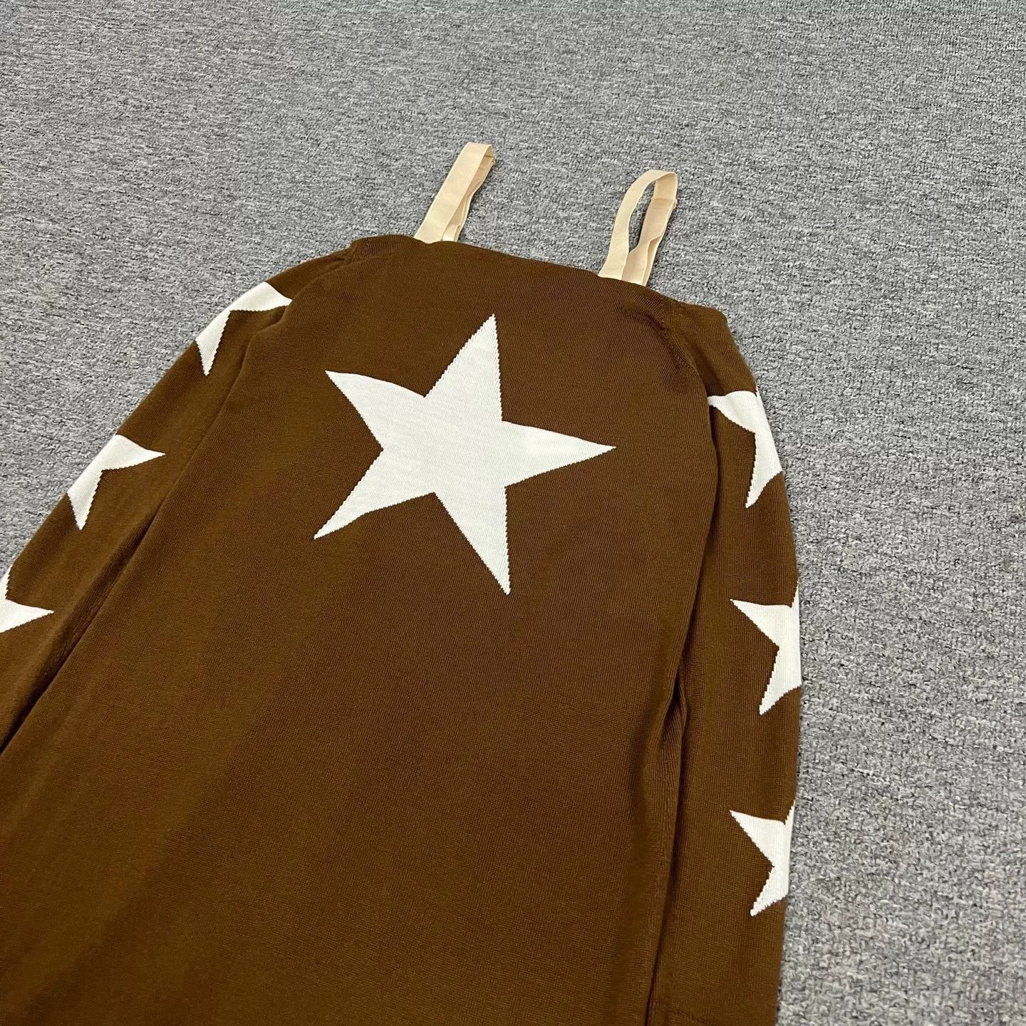 Burberry Burberry Star Knit Dress New UK2 Size M / US 6-8 / IT 42-44 - 4 Thumbnail