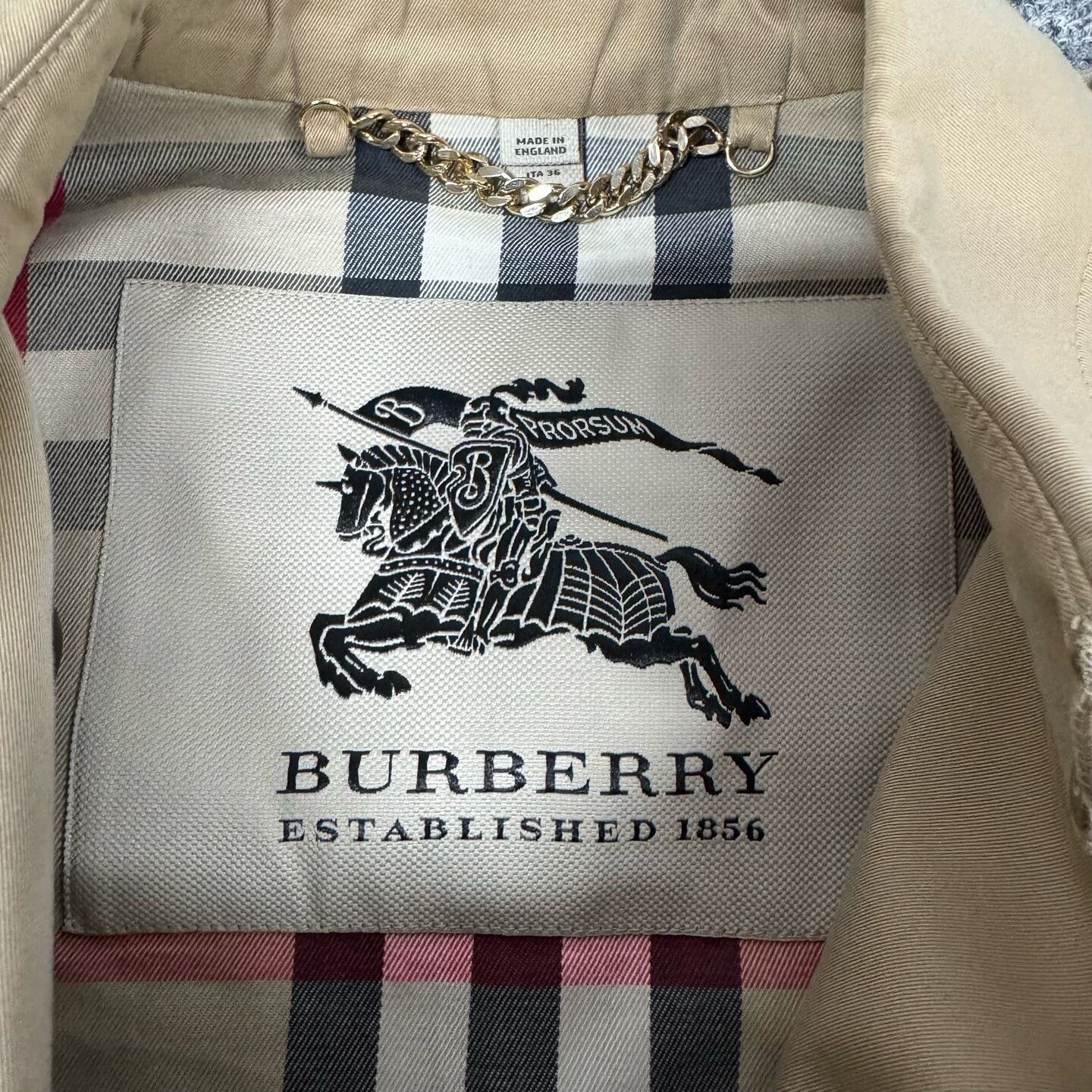 Burberry Burberry Khaki Classic Double-Breasted Trench UK4 Size M / US 6-8 / IT 42-44 - 5 Thumbnail