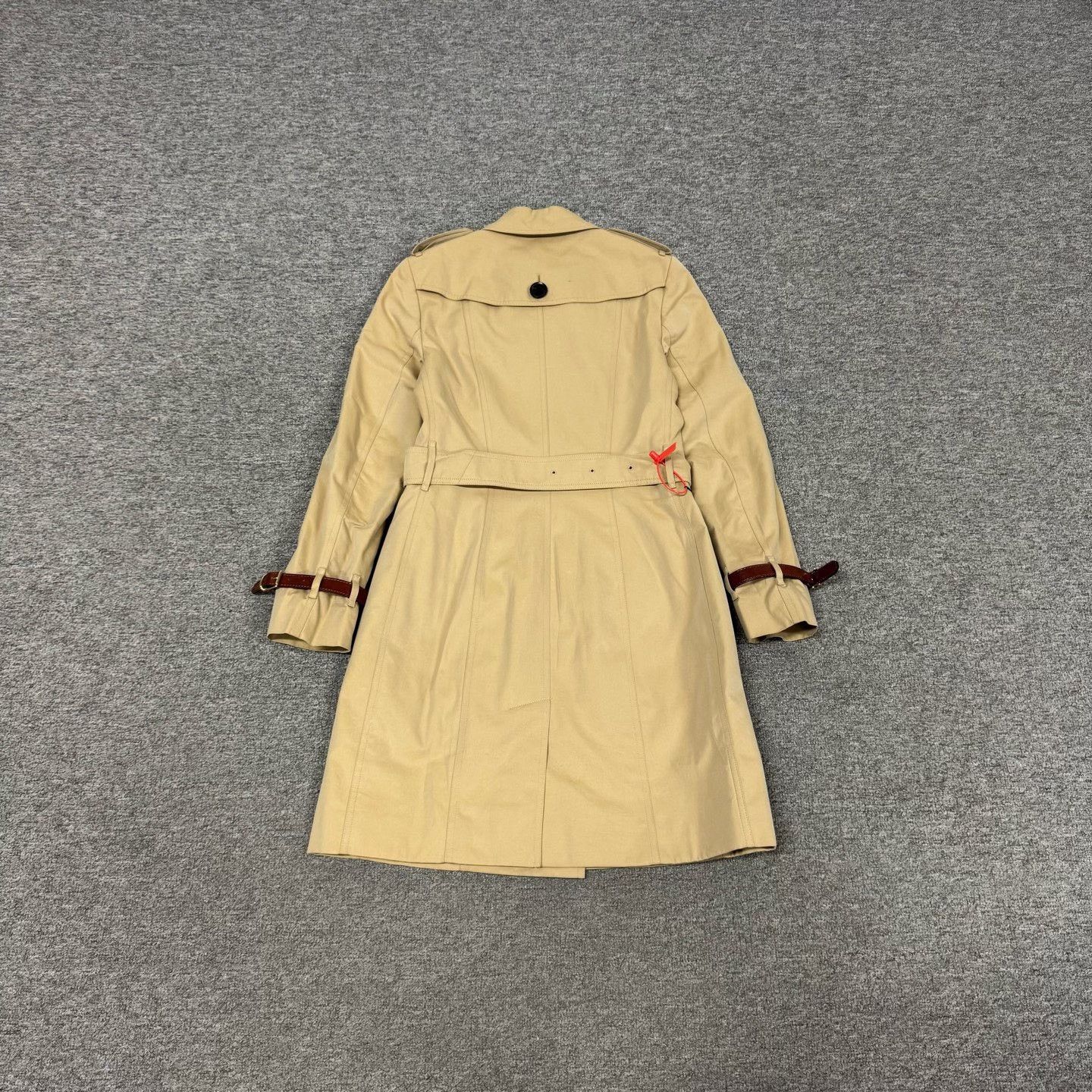 Burberry Burberry Khaki Classic Double-Breasted Trench UK4 Size M / US 6-8 / IT 42-44 - 2 Thumbnail