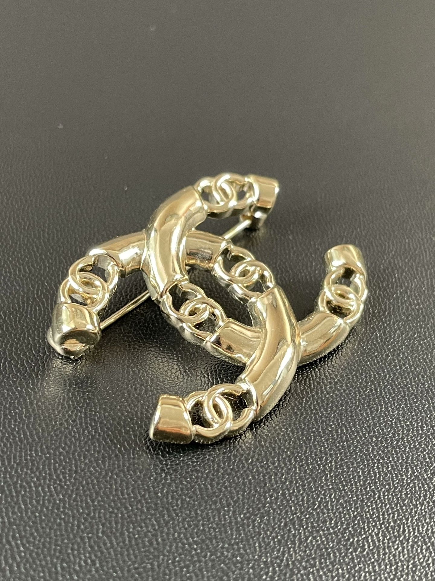 Chanel Chanel Hollow Metal Double C Brooch Size ONE SIZE - 4 Thumbnail