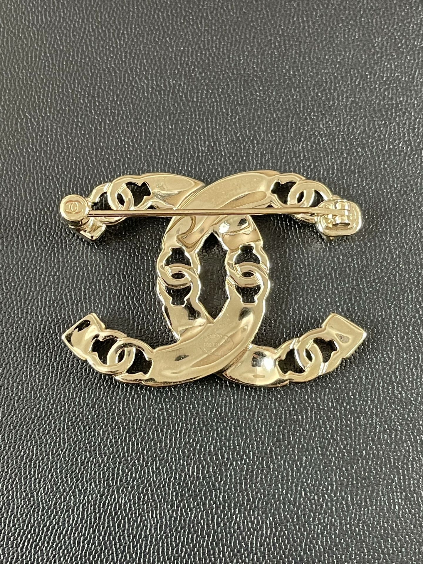 Chanel Chanel Hollow Metal Double C Brooch Size ONE SIZE - 5 Thumbnail